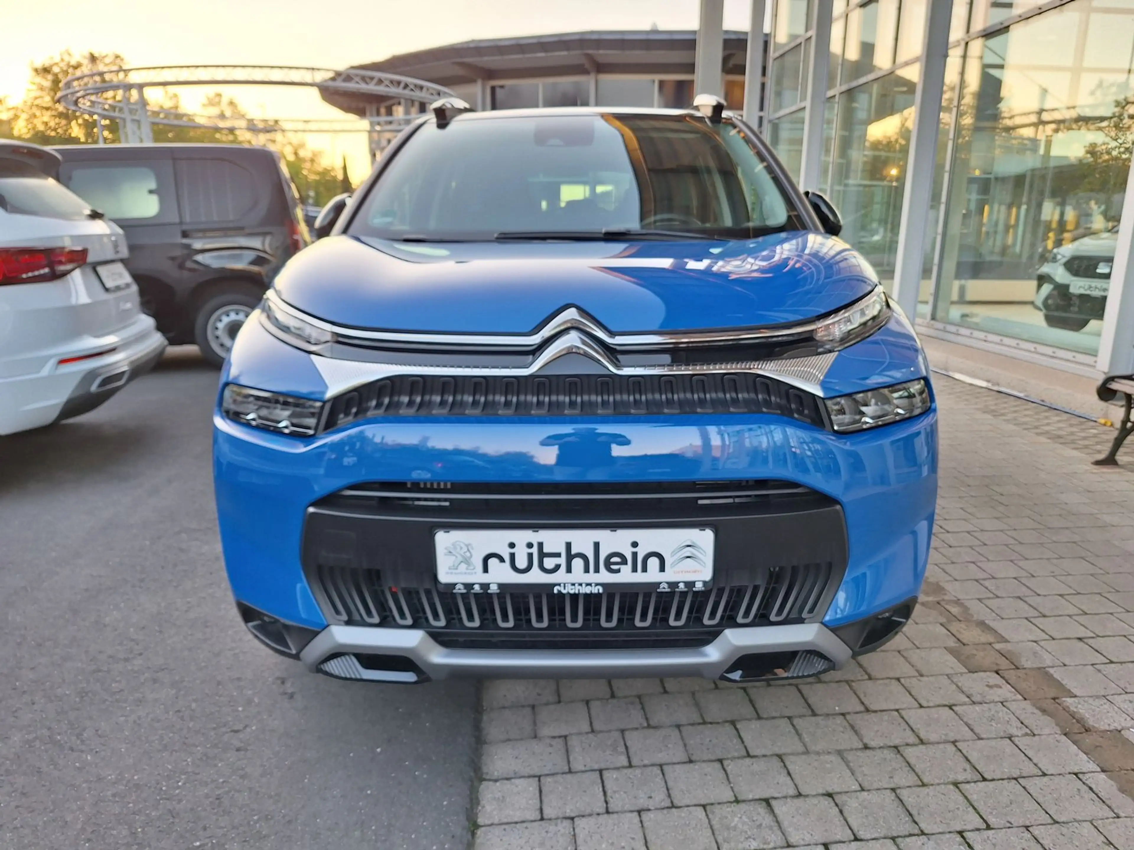 Citroen C3 Aircross C3 Aircross 1.2 PureTech 130 Shine S&S (EU6d) — photo 2