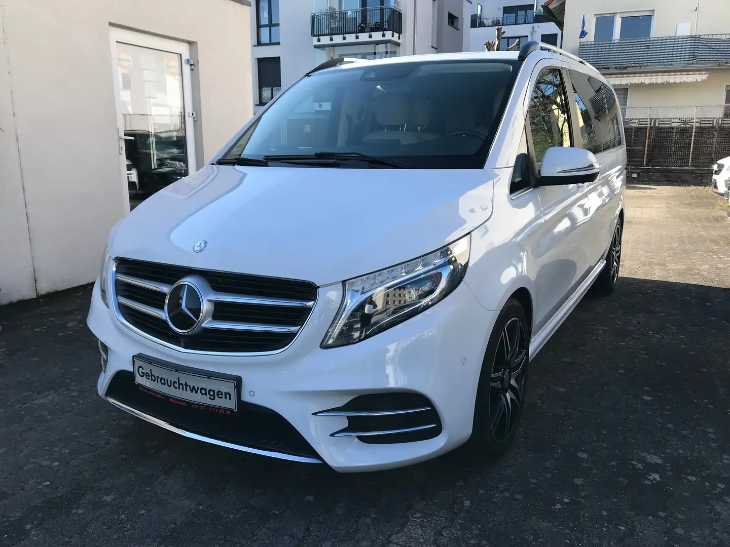 Mercedes-Benz V 250 kompakt 7G-TRONIC Avantg. AMG LINE ACC 6 SITZER Blanco - 2