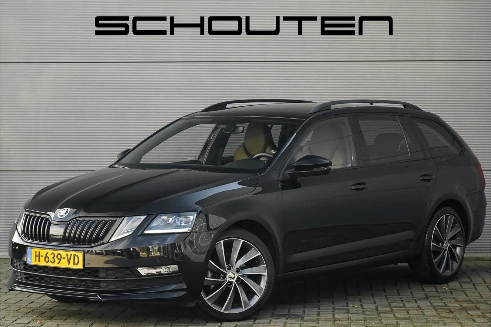 Skoda Octavia Combi 1.5 TSI Sportline Leder Navi Virtual Cockpit Zwart - 1