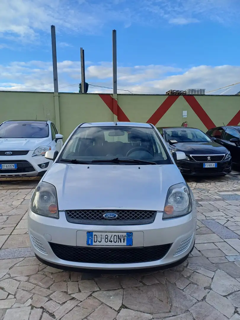 Ford Fiesta 5p 1.4 tdci Ghia - 1