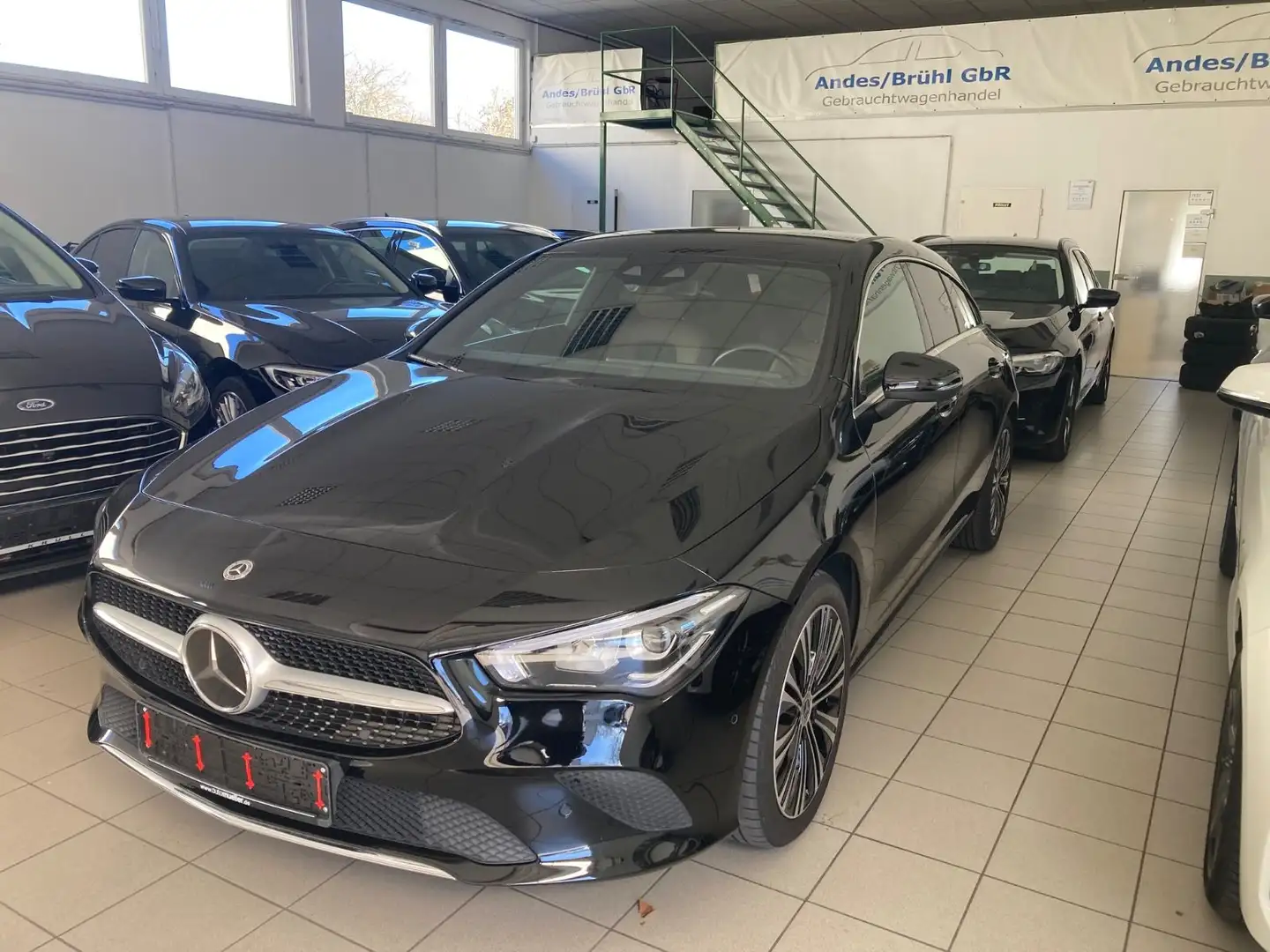 Mercedes-Benz CLA 200 Navi LED SHZ ACC T-Leder Schwarz - 1