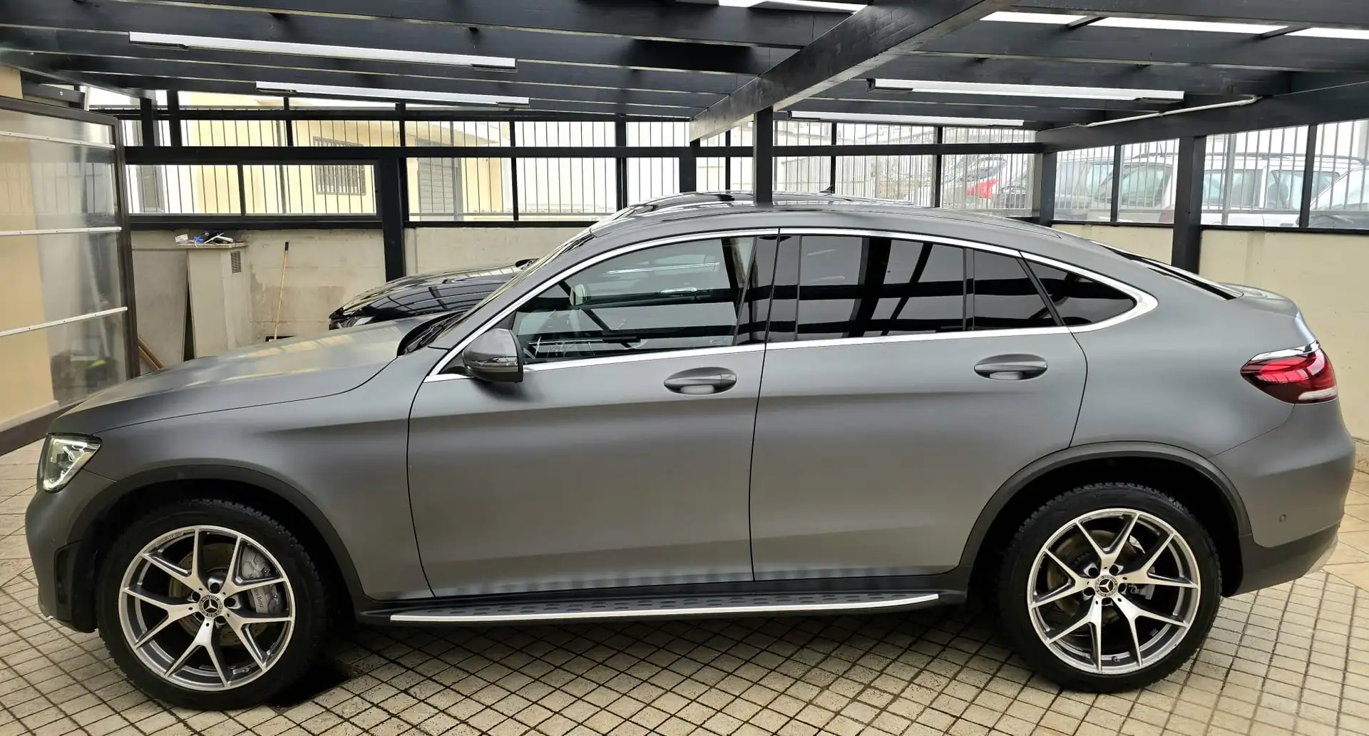 Mercedes-Benz GLC 220 d PREMIUM PLUS AMG 4matic - UFFICIALE IVA ESPOSTA Gris - 2