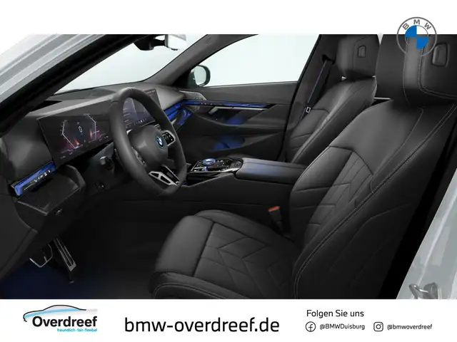 BMW i5 view 3