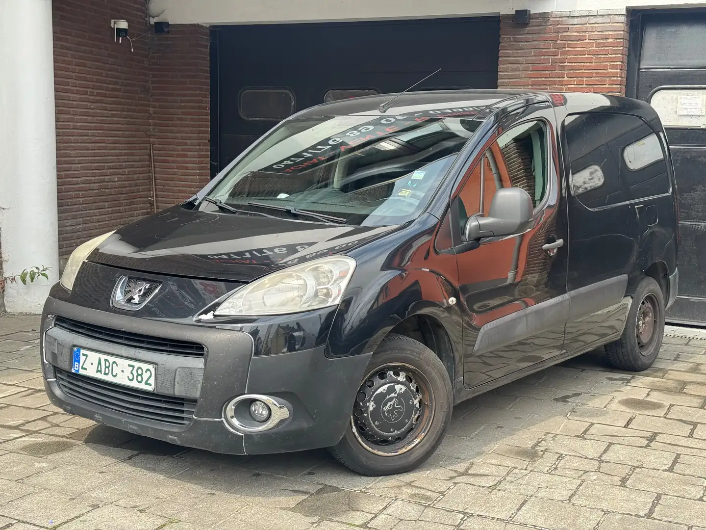 Peugeot Partner 1.6 HDi / 2011 / 275.000km Noir - 1