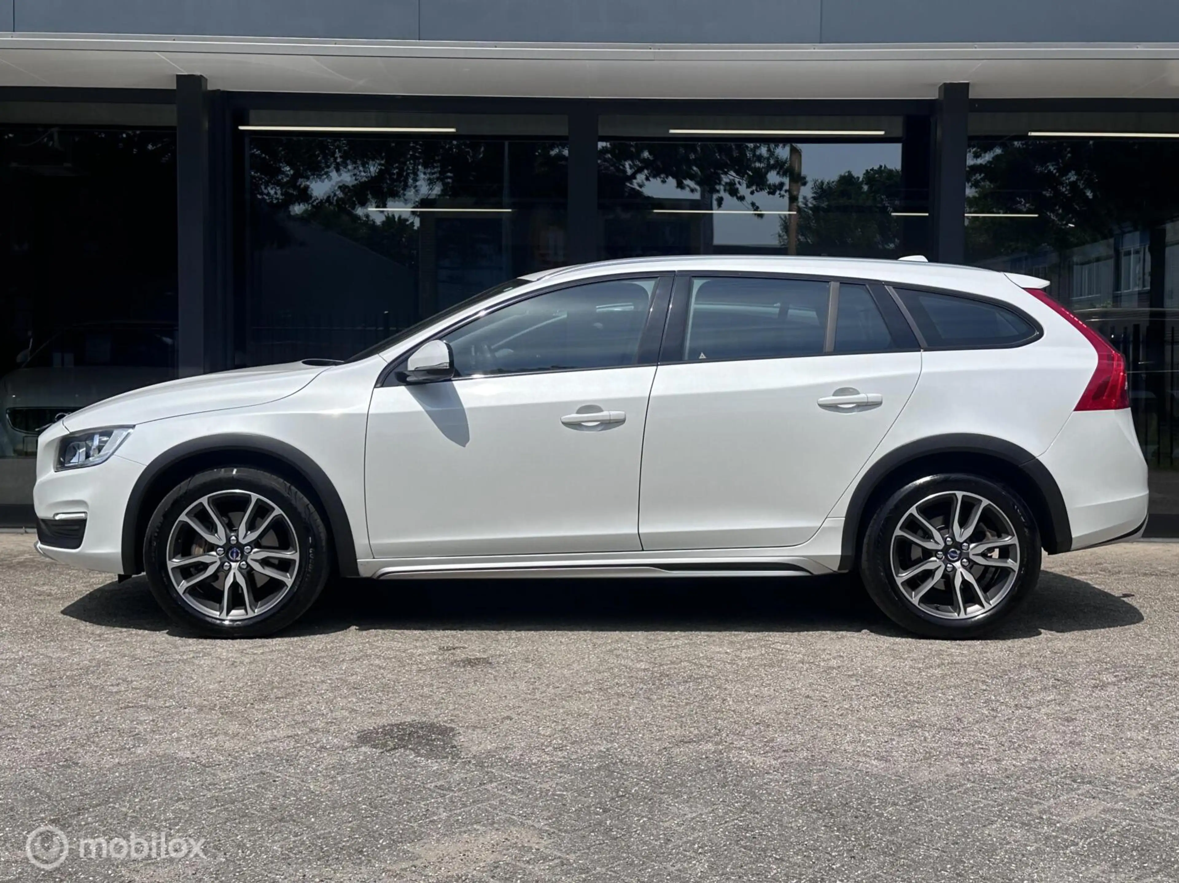 Volvo V60 Cross Country D4 Summum|Standkachel|Navi|Trekhaak|Stoelverwarmin — photo 11