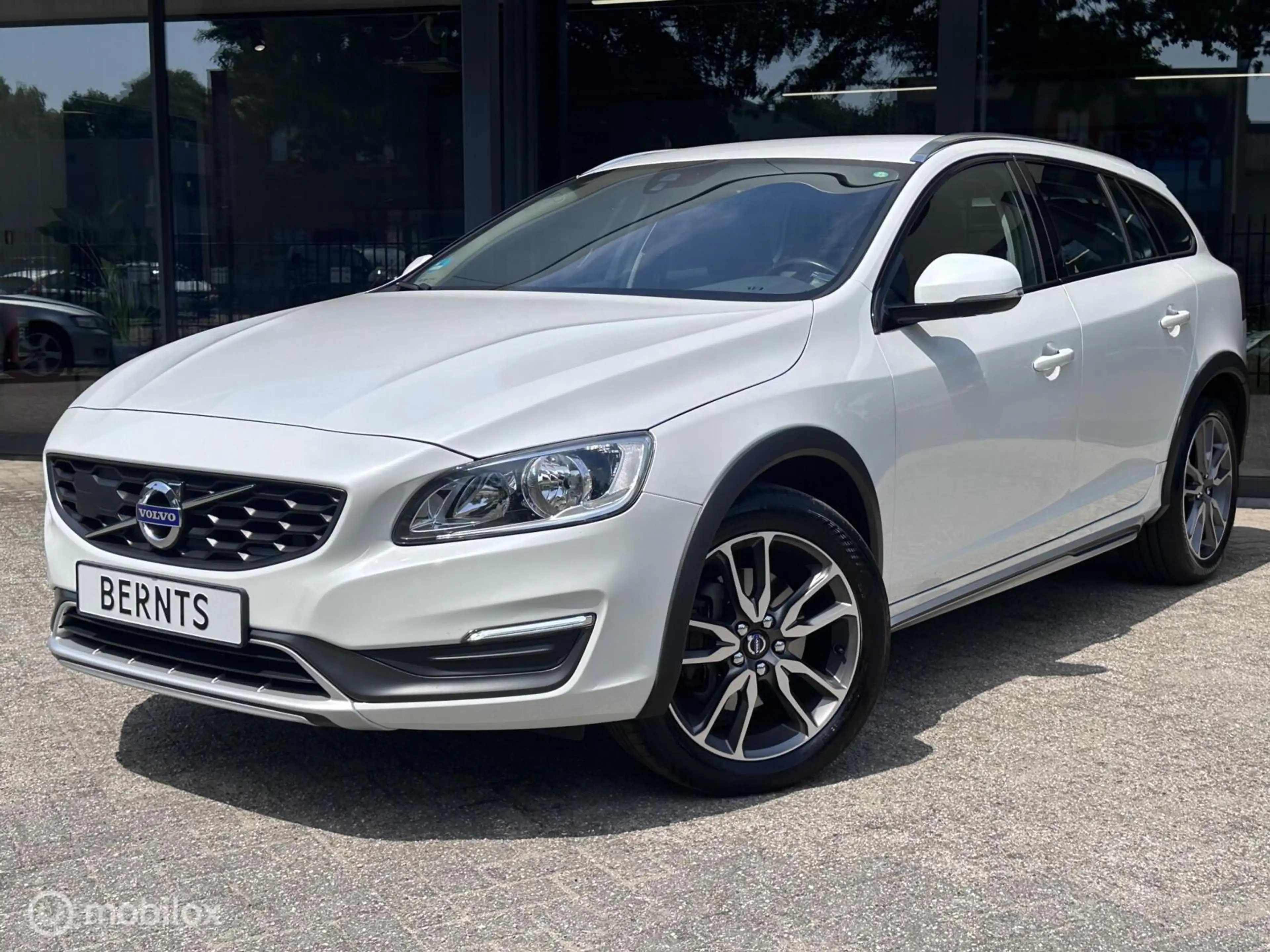 Volvo V60 Cross Country D4 Summum|Standkachel|Navi|Trekhaak|Stoelverwarmin — photo 46