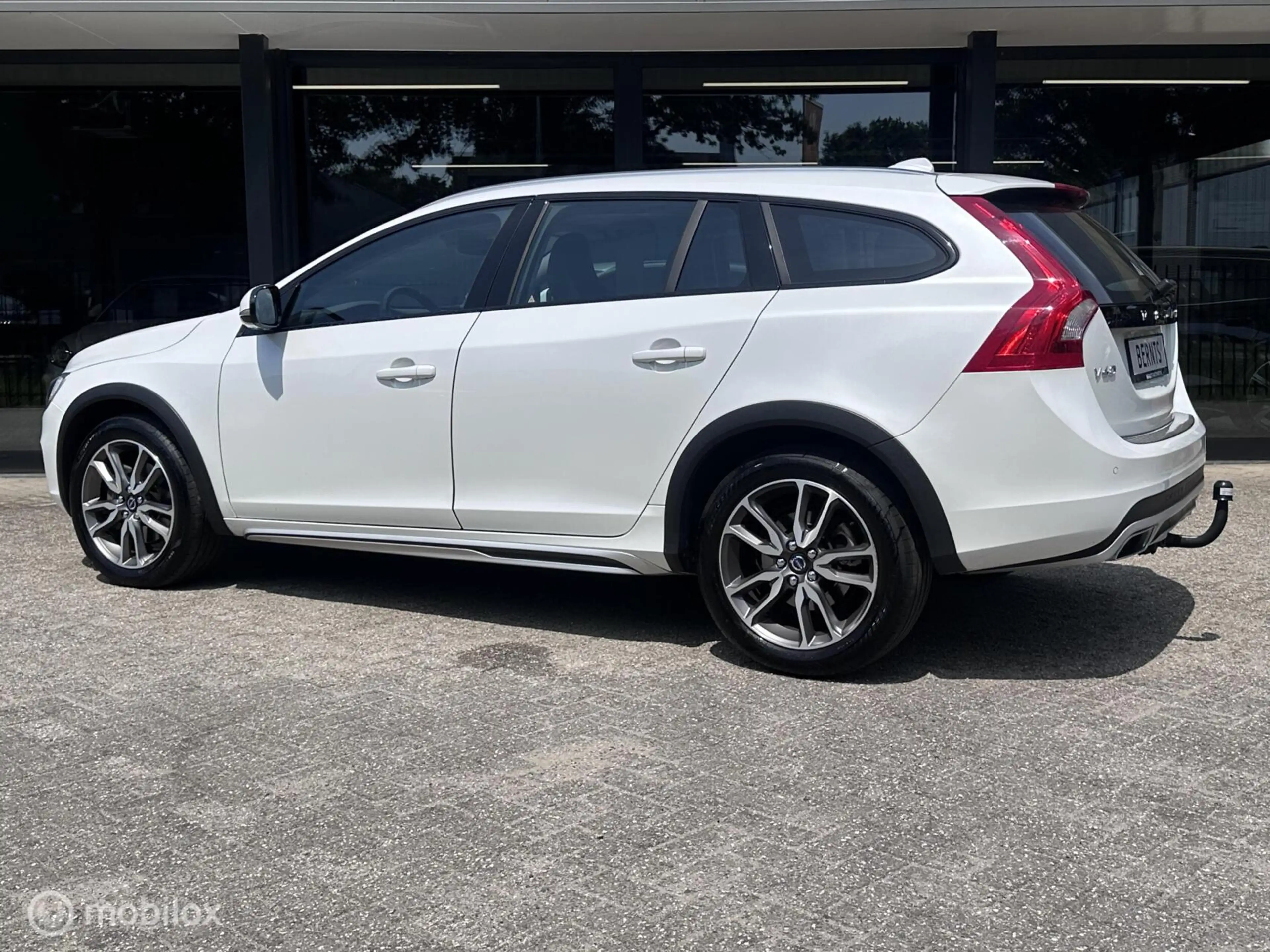 Volvo V60 Cross Country D4 Summum|Standkachel|Navi|Trekhaak|Stoelverwarmin — photo 10