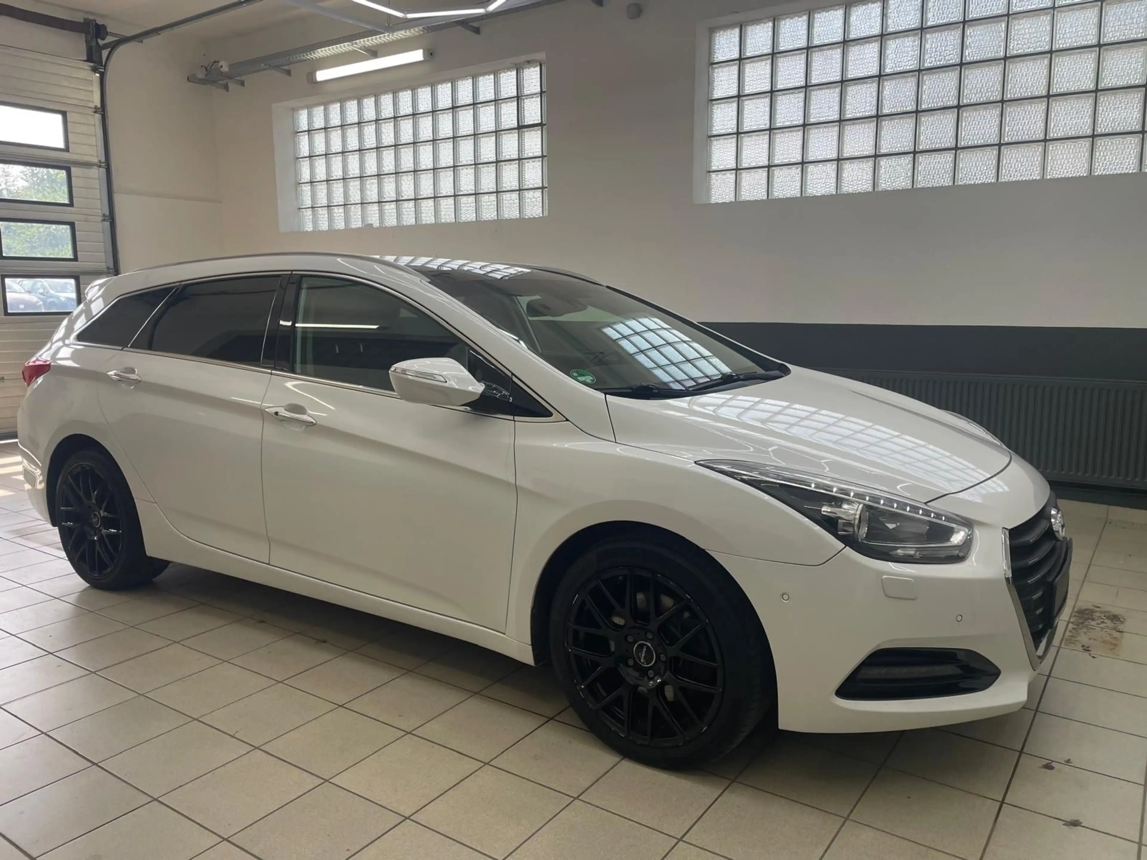 Hyundai i40 cw blue Premium — photo 7