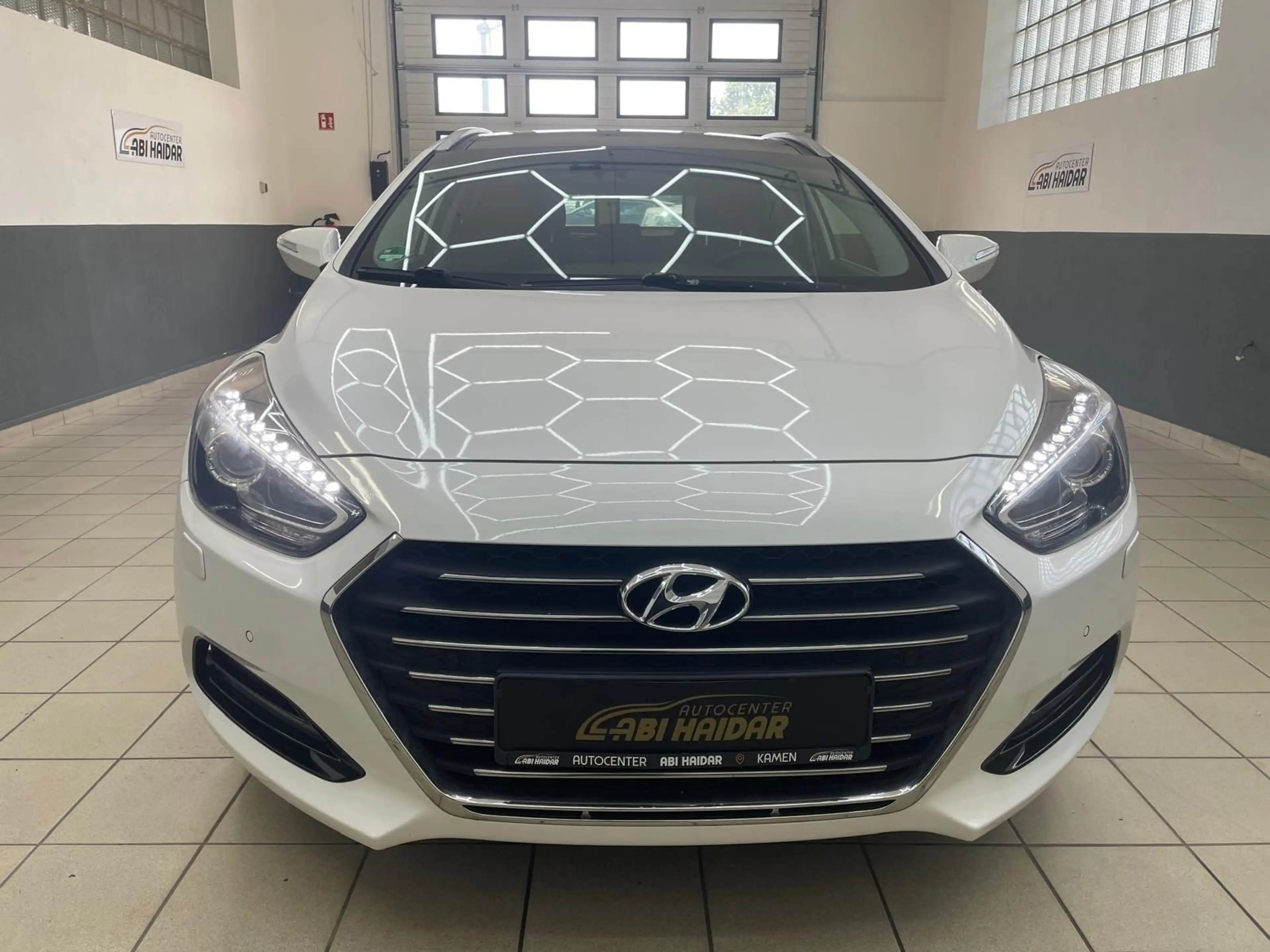 Hyundai i40 cw blue Premium — photo 3