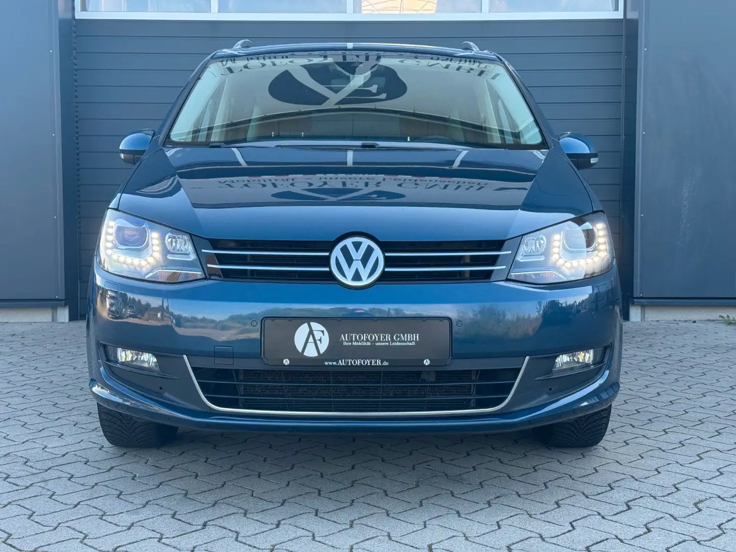 Volkswagen Sharan 2.0 TDI DSG *OCEAN*E-TÜREN*NAVI*XENON*AHK Blauw - 2