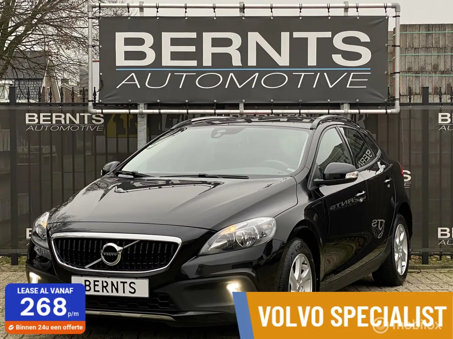 Volvo V40 Cross Country 2.0 T3|Navigatie|Bluetooth|Parkeersensoren|Digitaa Schwarz - 1