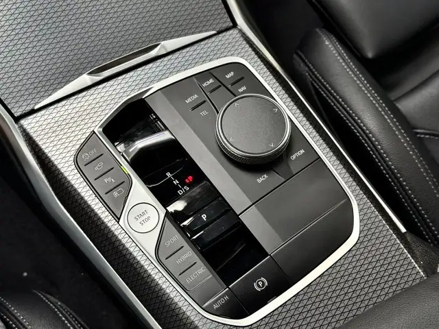 BMW 3 Series view 29