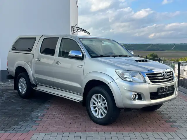 Toyota Hilux 3.0 DoKa Executive 4x4*NUR 90TKM*KAMERA*