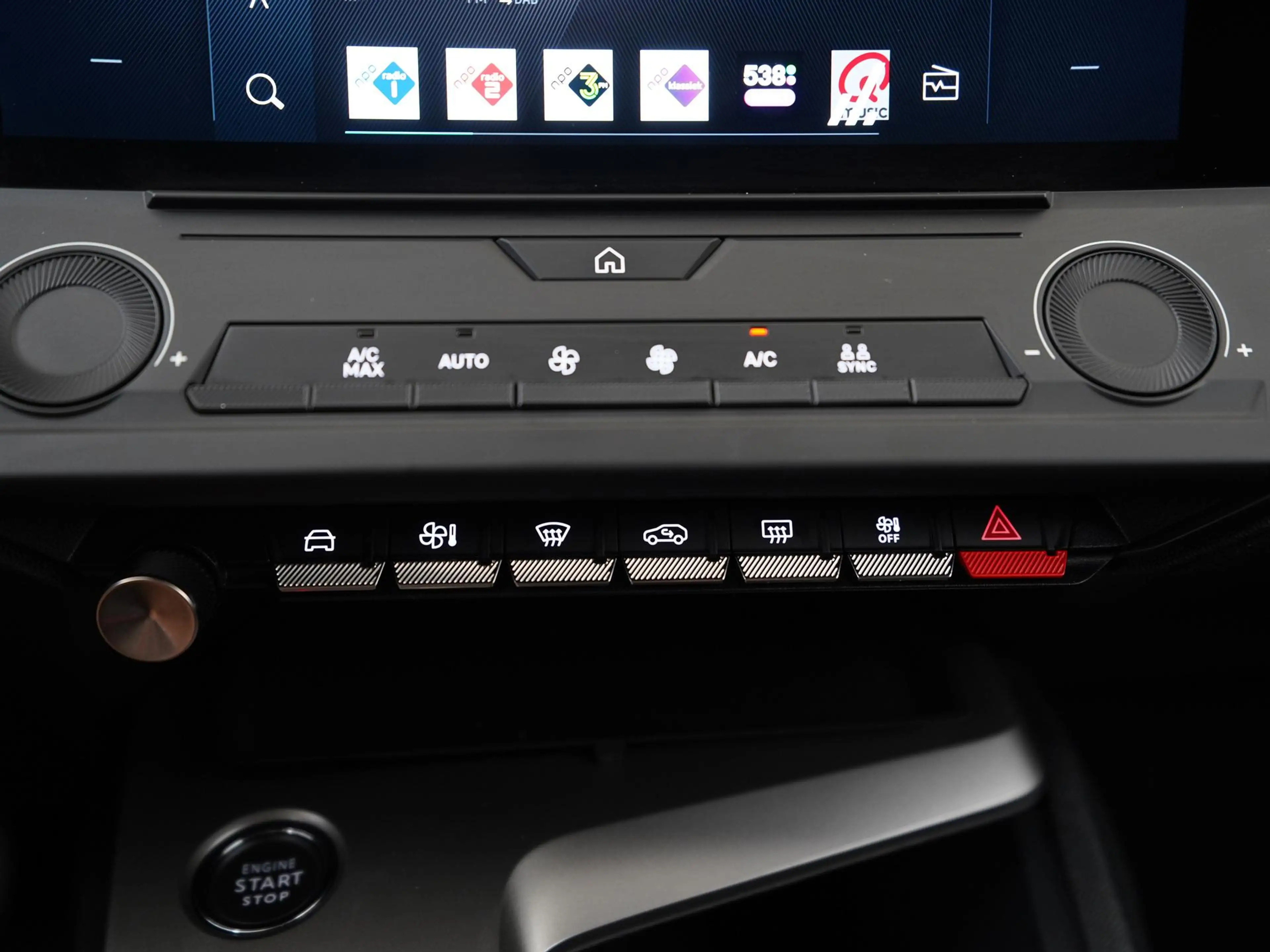 Peugeot 408 1.6 HYbrid 225 EAT8 Allure | 19" | ACC | CarPlay | — photo 12