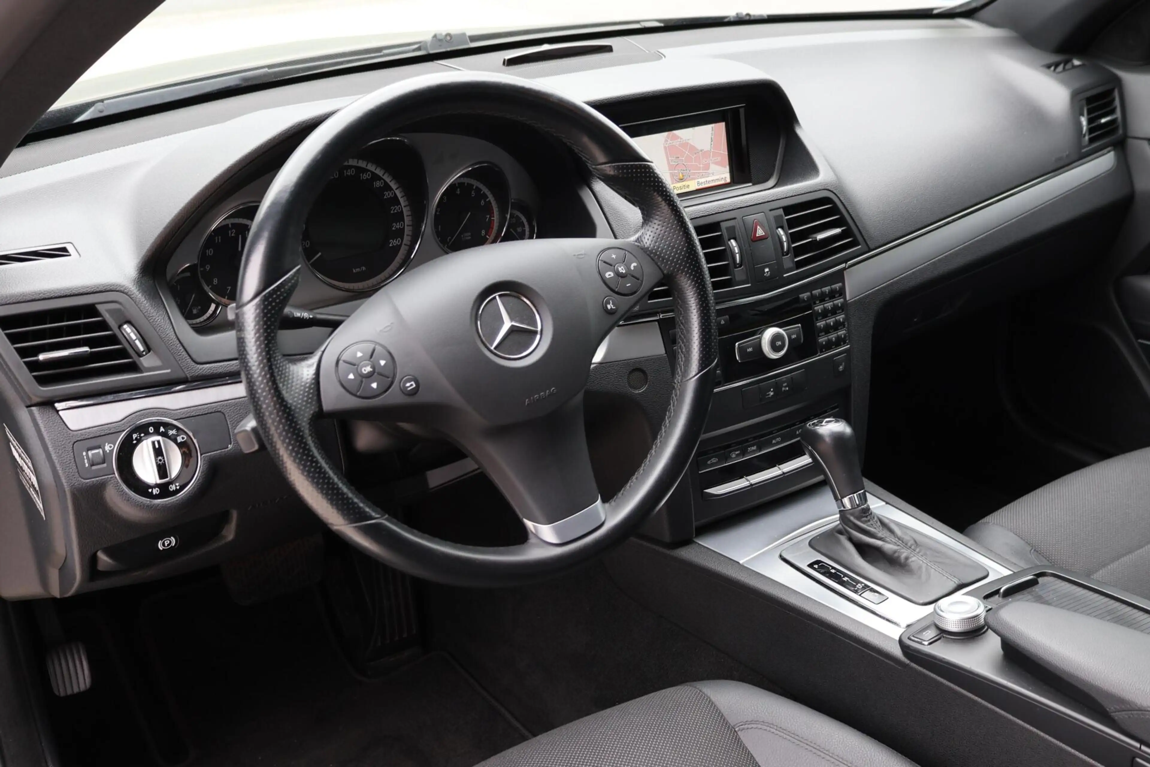 Mercedes-Benz E 250 Coupé CGI Elegance / Automaat / Stoelverwarming / — photo 4