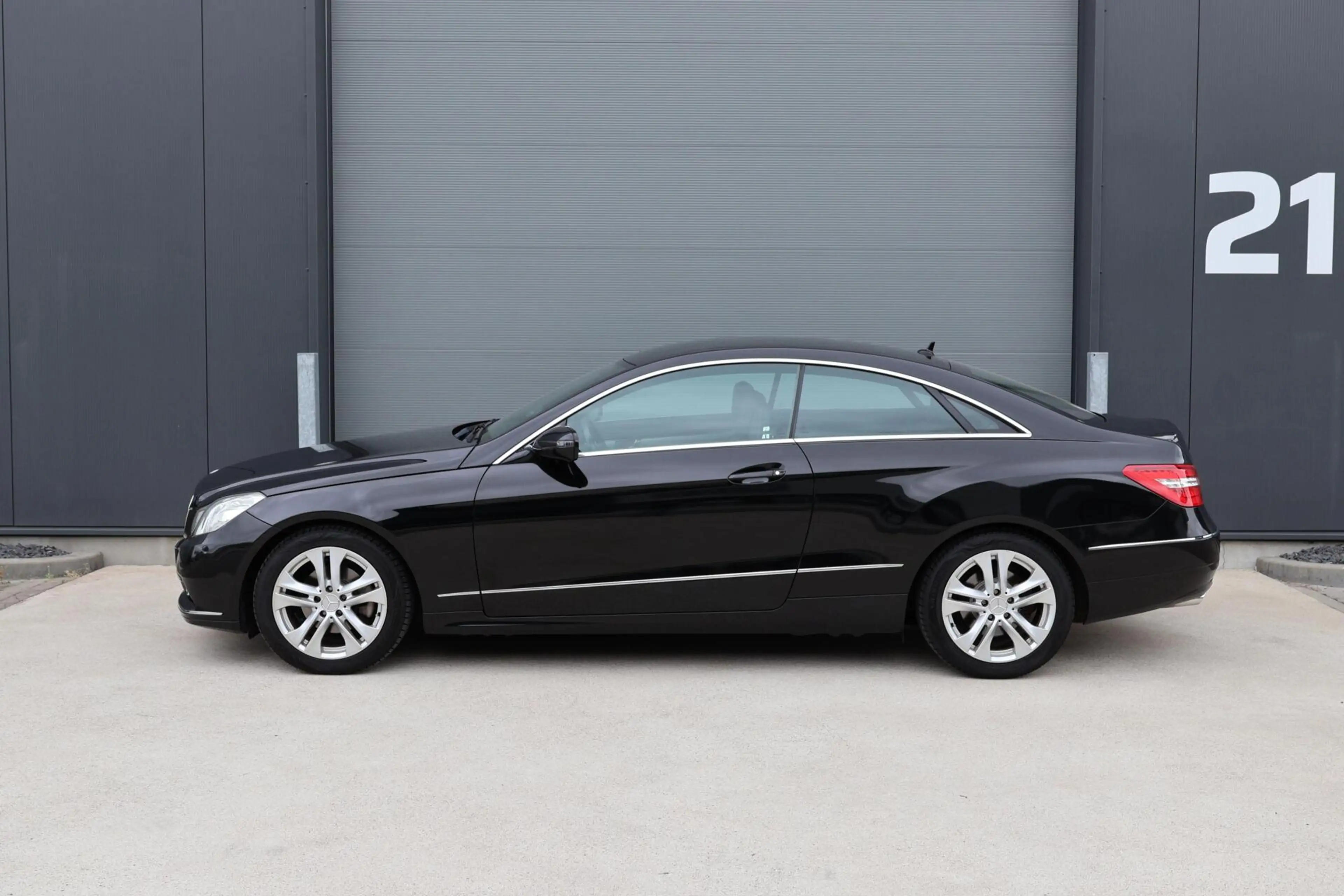 Mercedes-Benz E 250 Coupé CGI Elegance / Automaat / Stoelverwarming / — photo 3