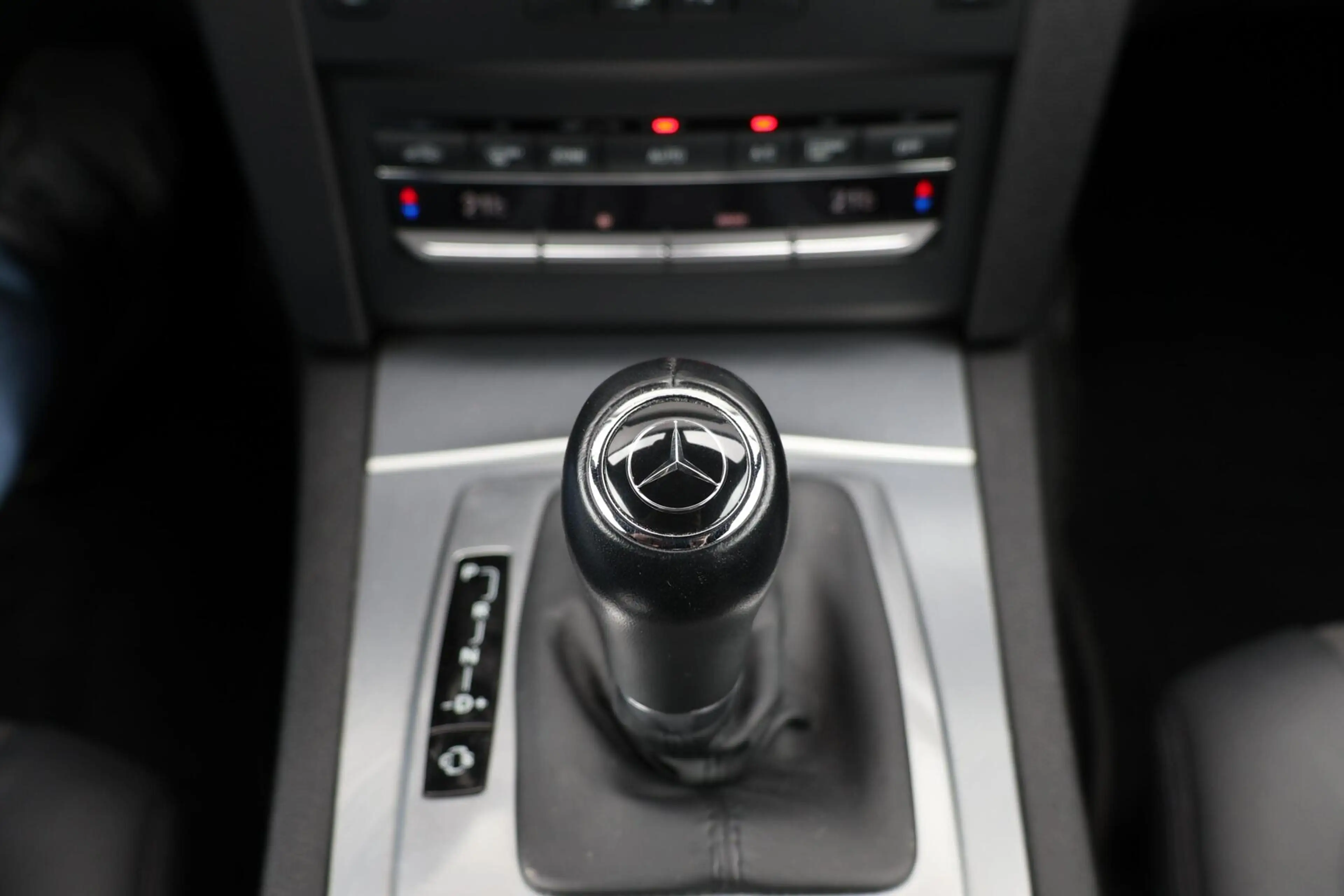 Mercedes-Benz E 250 Coupé CGI Elegance / Automaat / Stoelverwarming / — photo 14
