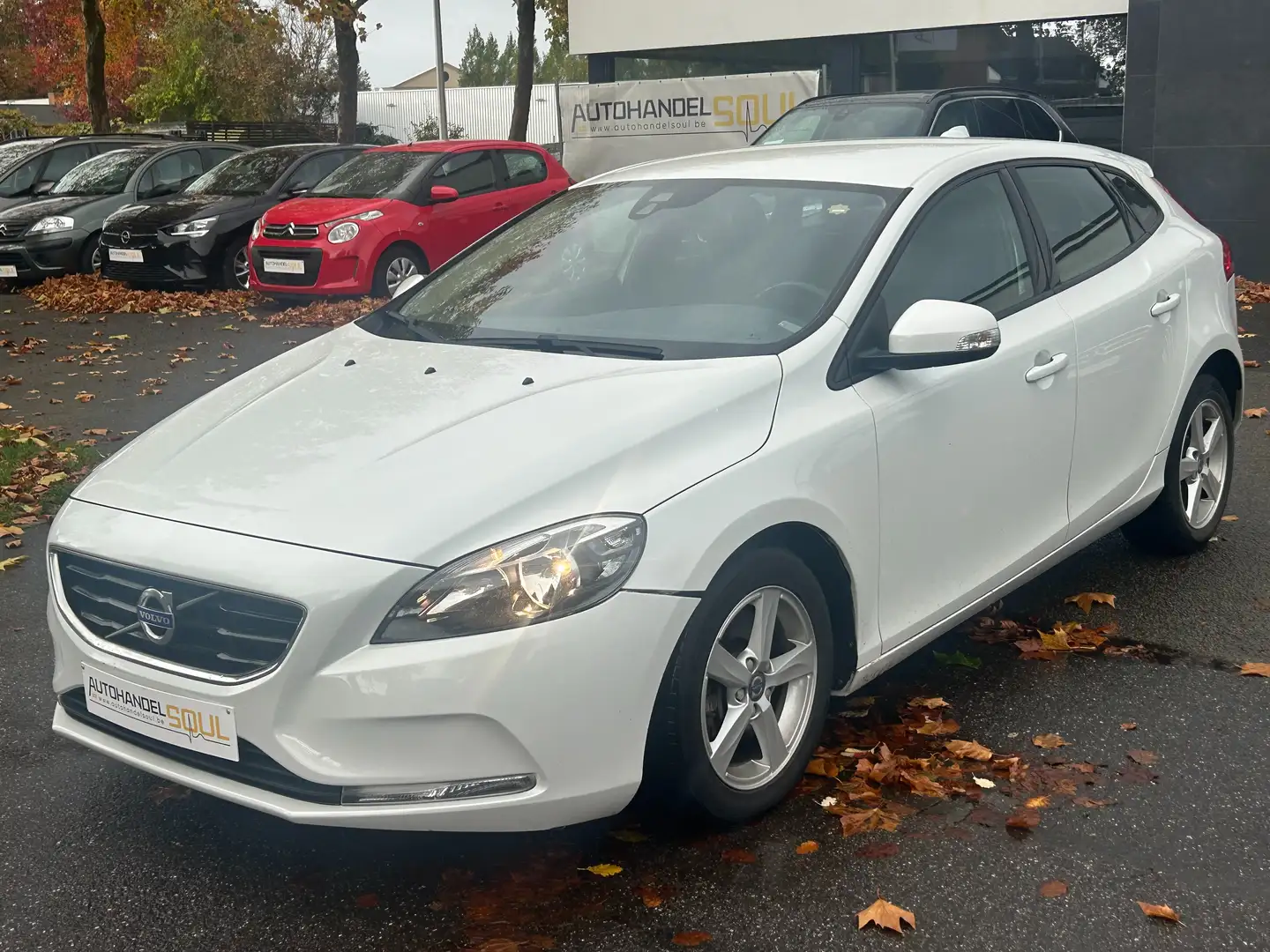 Volvo V40 2.0D, 2016, 136.335km, Automaat, EURO 6b, EXPORT Blanc - 1