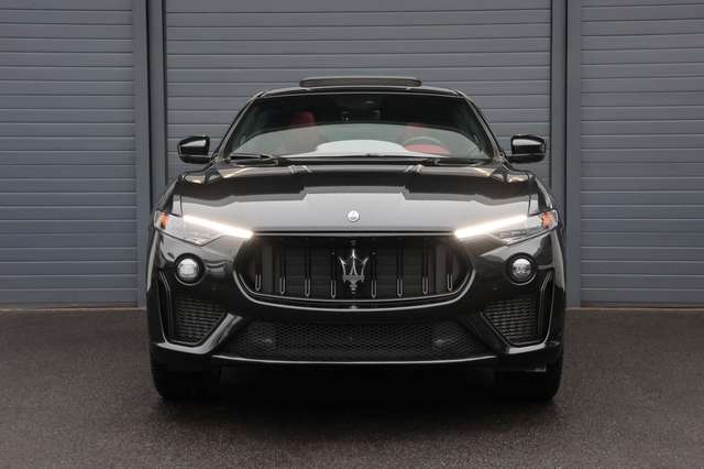Maserati Levante 3.8 V8 Trofeo 4WD/ACC/4xSHZ/LUFT/360/R22