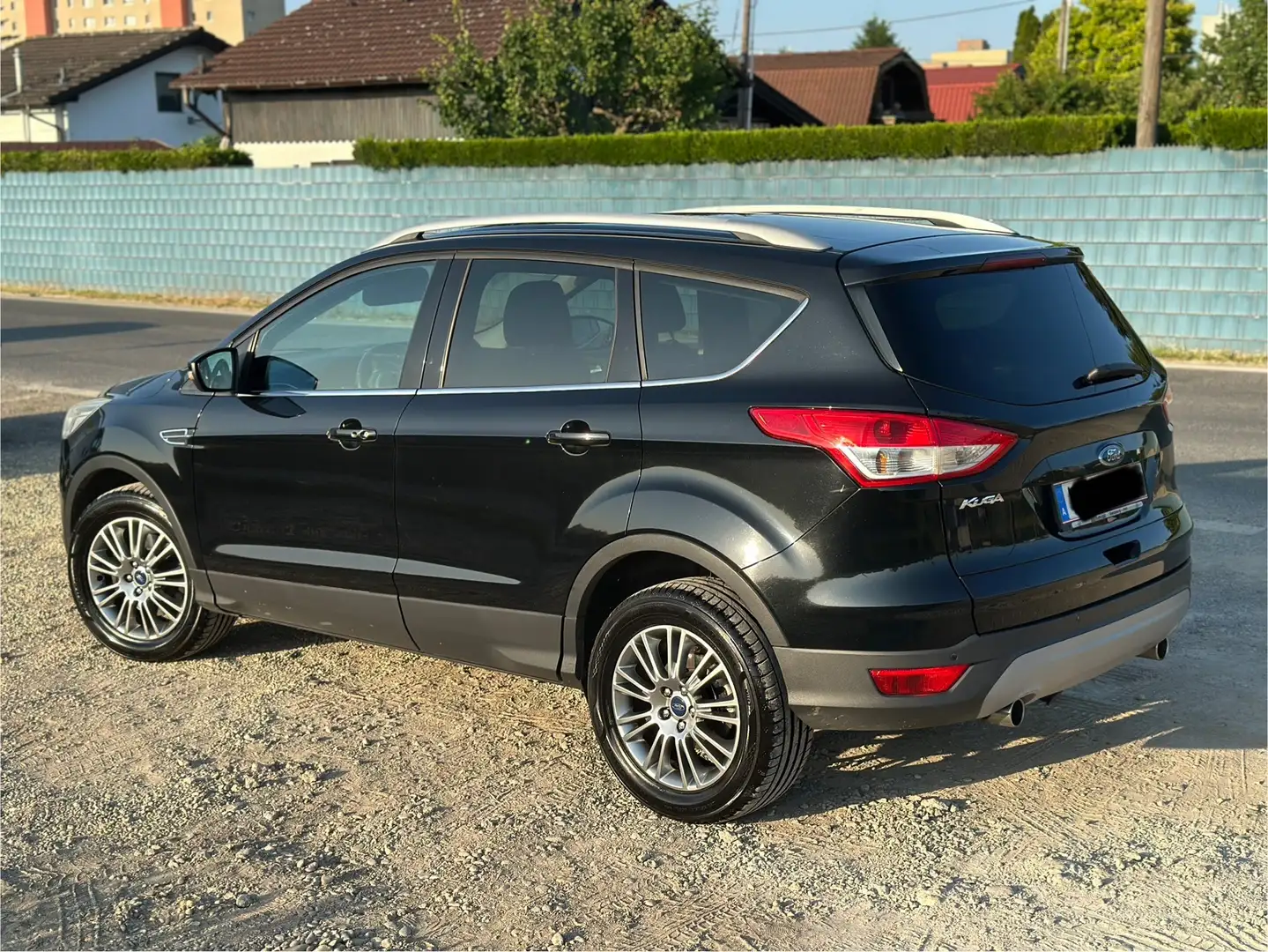 Ford Kuga 2,0 Titanium 4x4 140 Ps Automatik Allrad Pano-Dach Schwarz - 2
