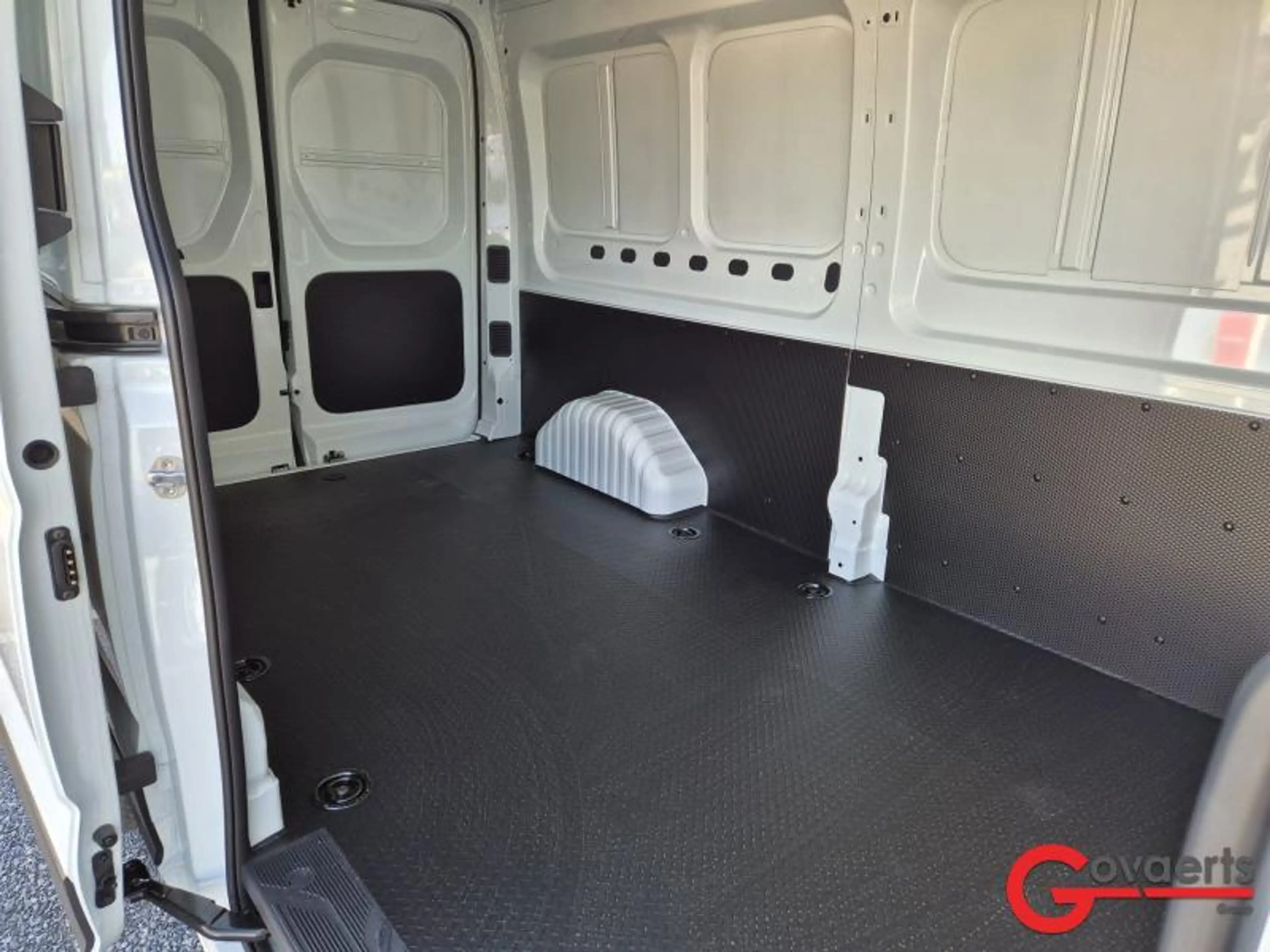Maxus Deliver 9 2.0 HDi L3H2 Luxury 147PK Man 6 — photo 7