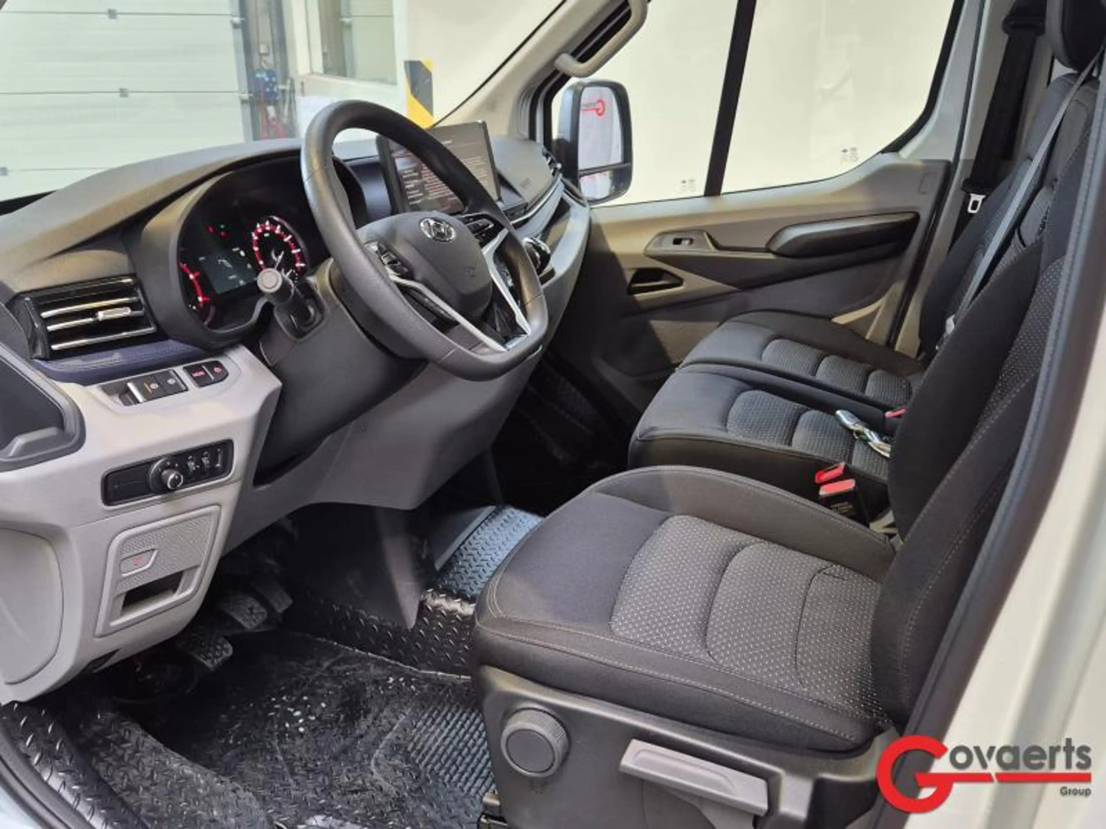 Maxus Deliver 9 2.0 HDi L3H2 Luxury 147PK Man 6 — photo 9