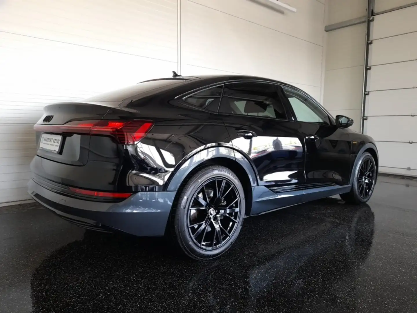 Audi e-tron SB 55 quattro BLACK *NP: € 93.611,- / SKY / 21 ZOLL / TEILLEDER SPORTSITZE / OPTIKAPAKET SCHWARZ PLUS* Schwarz - 2