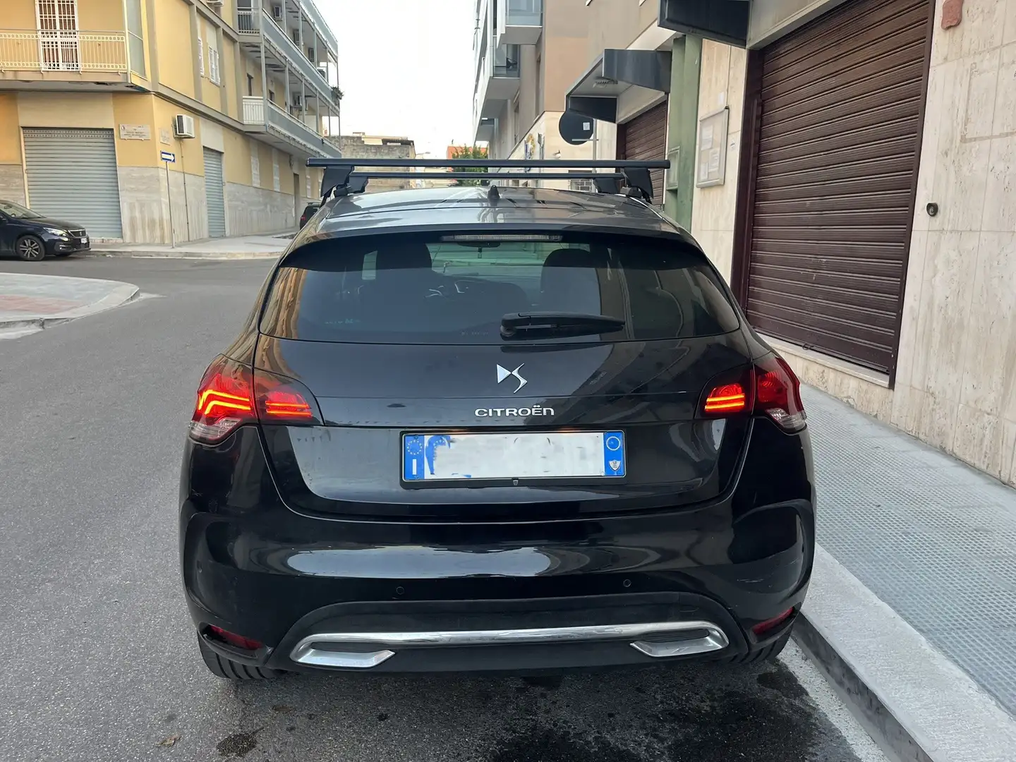 Citroen DS4 DS4 1.6 e-hdi airdream Chic 110cv cmp6 Negro - 2