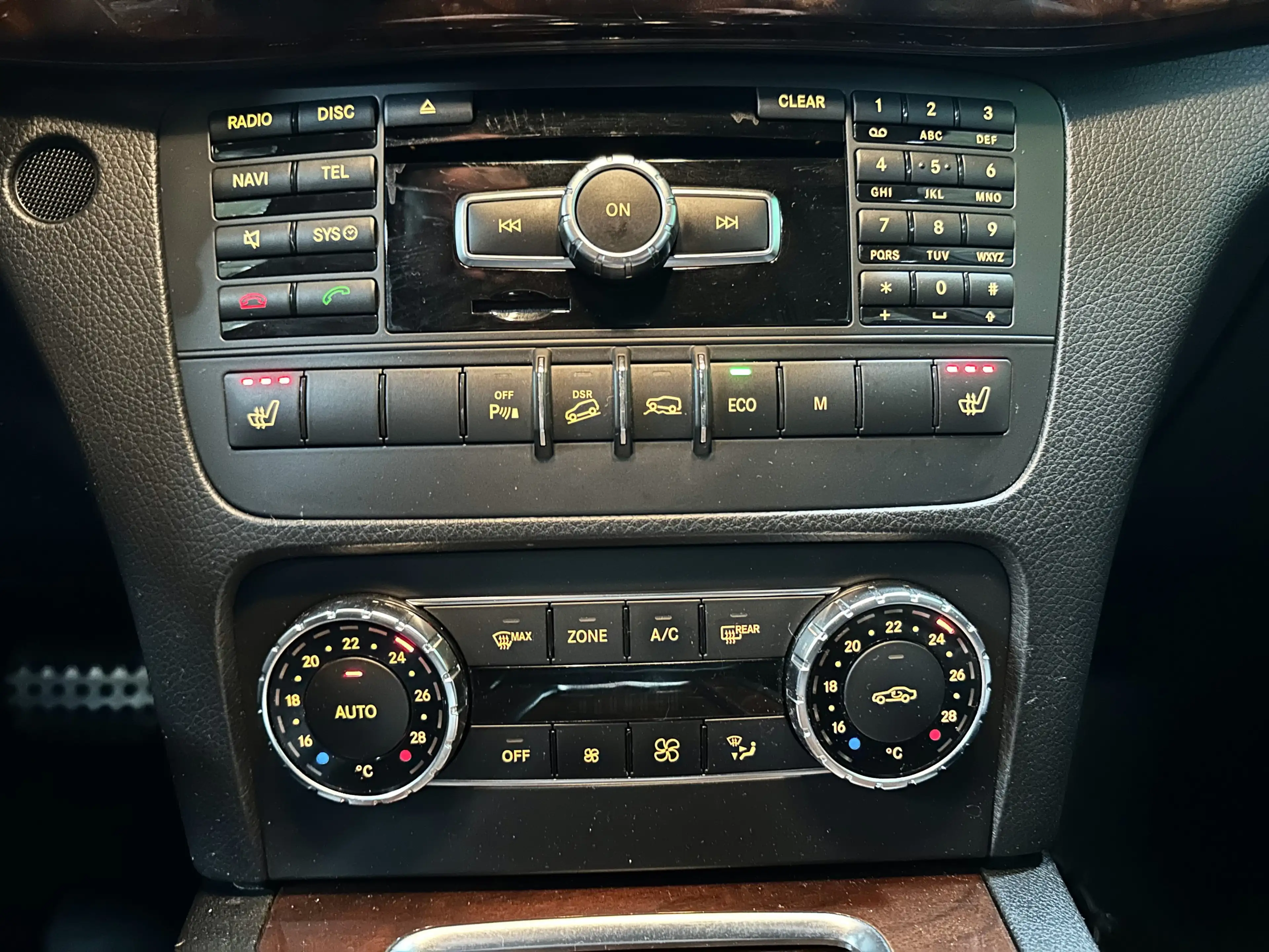 Mercedes-Benz GLK 350 4M*AHK*NAVI*BiXENON*ILS*SPUR*SPORT-PAKET — photo 15