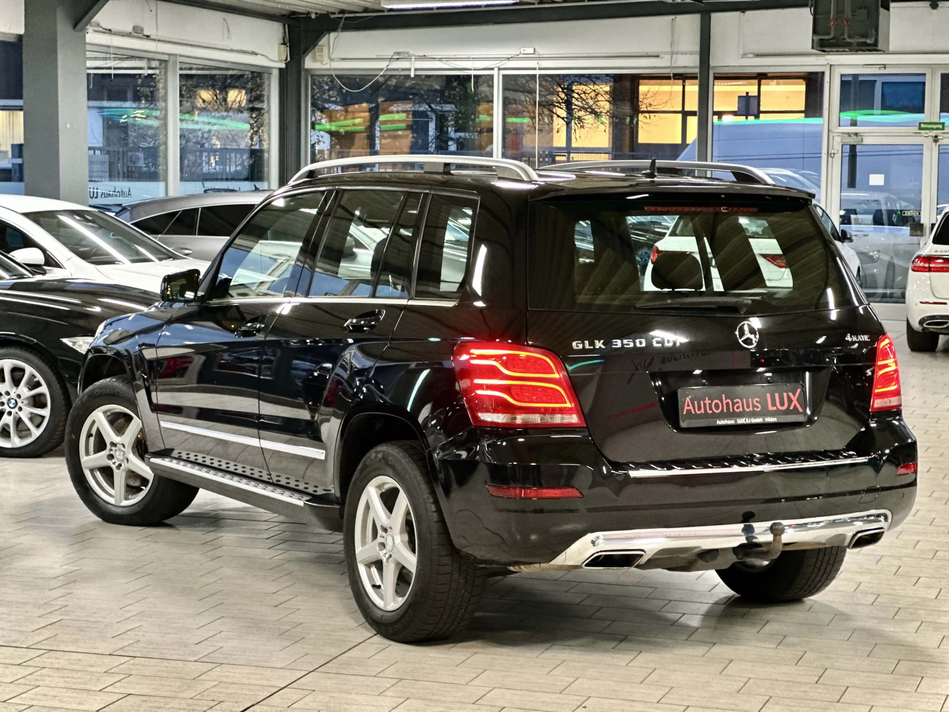 Mercedes-Benz GLK 350 4M*AHK*NAVI*BiXENON*ILS*SPUR*SPORT-PAKET — photo 4
