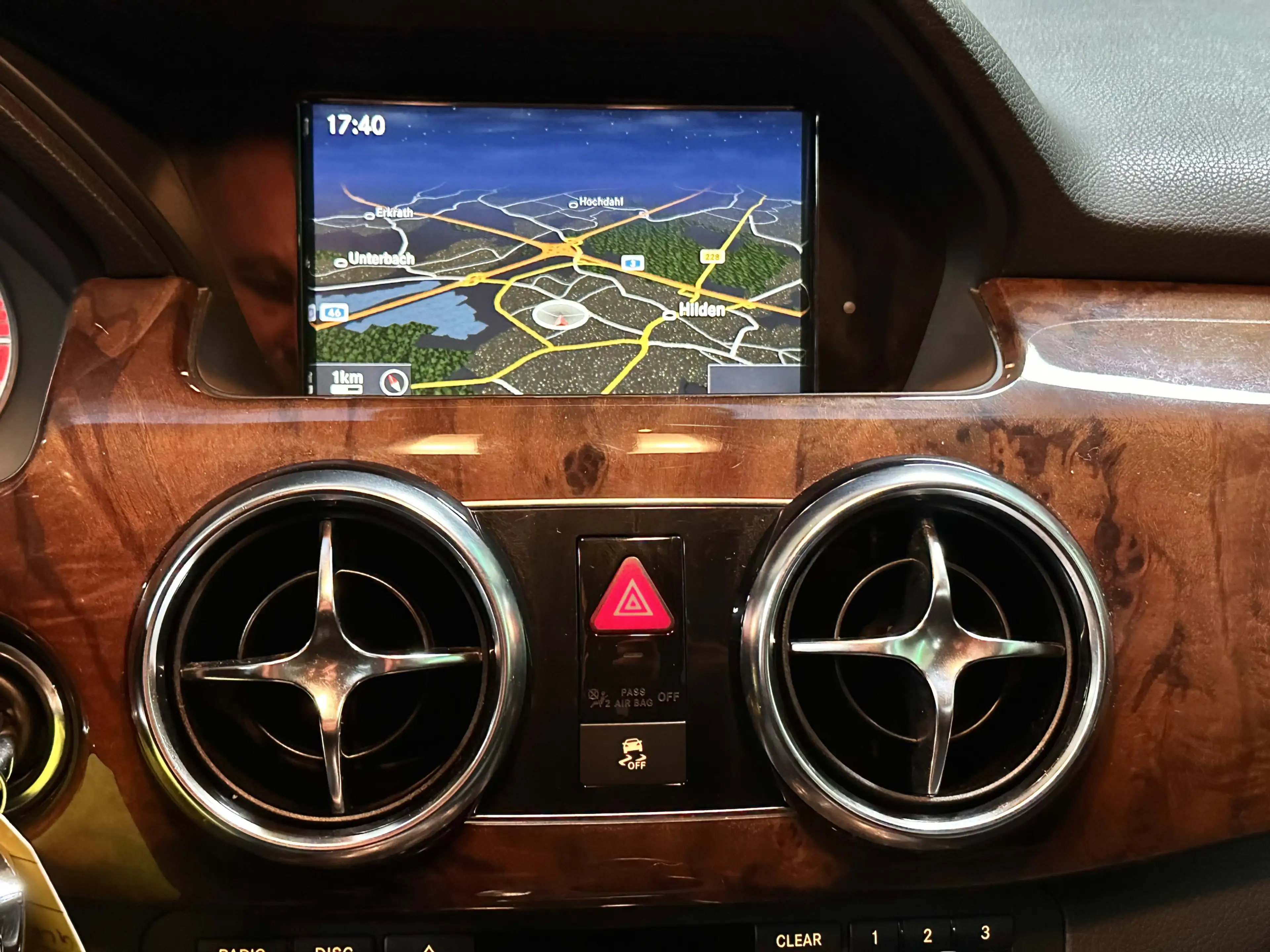 Mercedes-Benz GLK 350 4M*AHK*NAVI*BiXENON*ILS*SPUR*SPORT-PAKET — photo 14