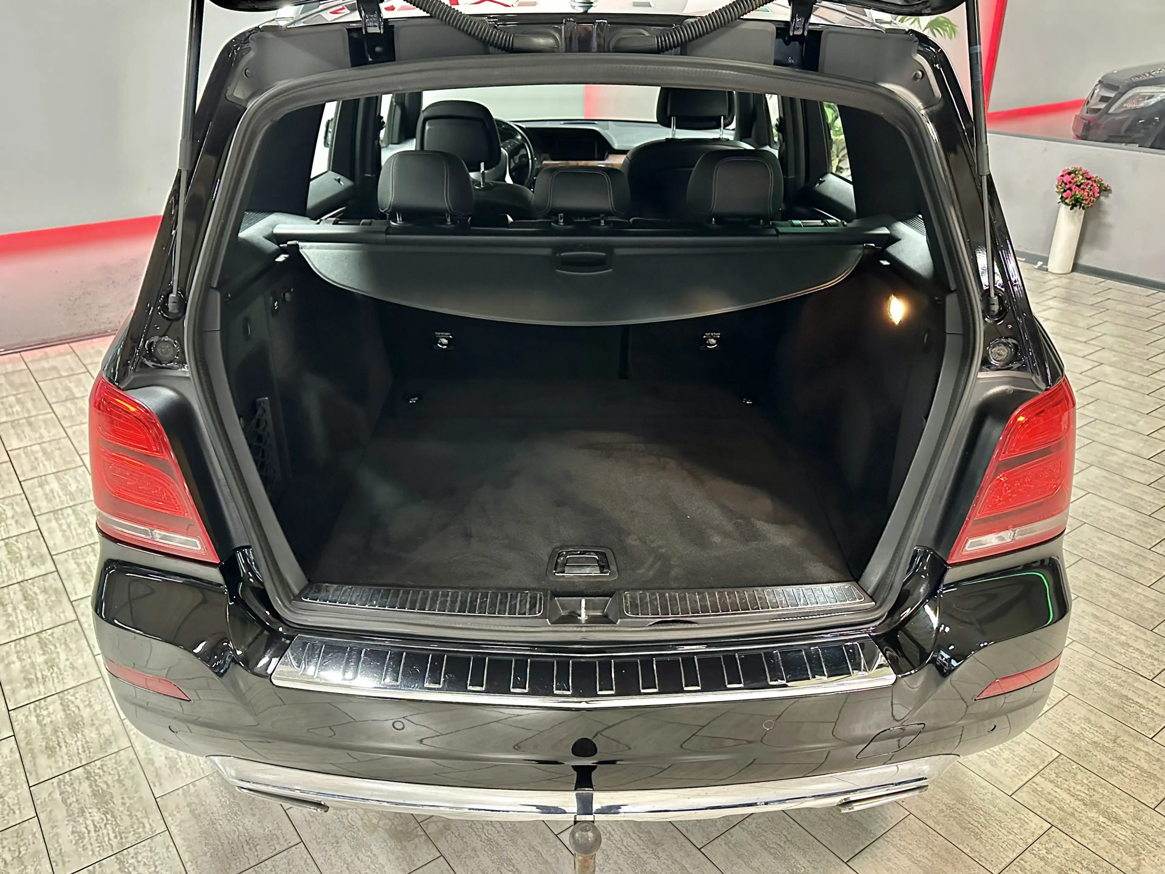 Mercedes-Benz GLK 350 4M*AHK*NAVI*BiXENON*ILS*SPUR*SPORT-PAKET — photo 6