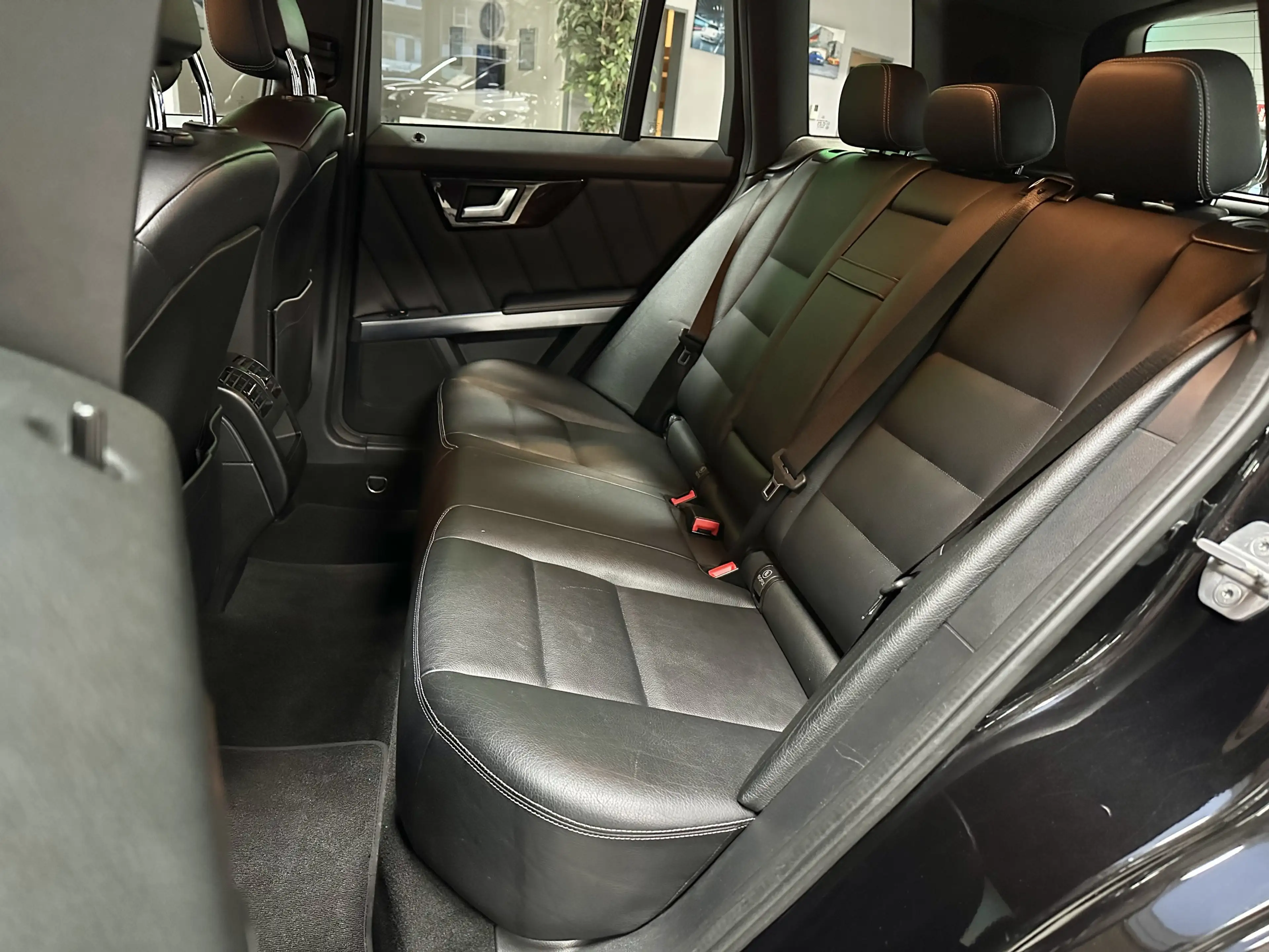 Mercedes-Benz GLK 350 4M*AHK*NAVI*BiXENON*ILS*SPUR*SPORT-PAKET — photo 9