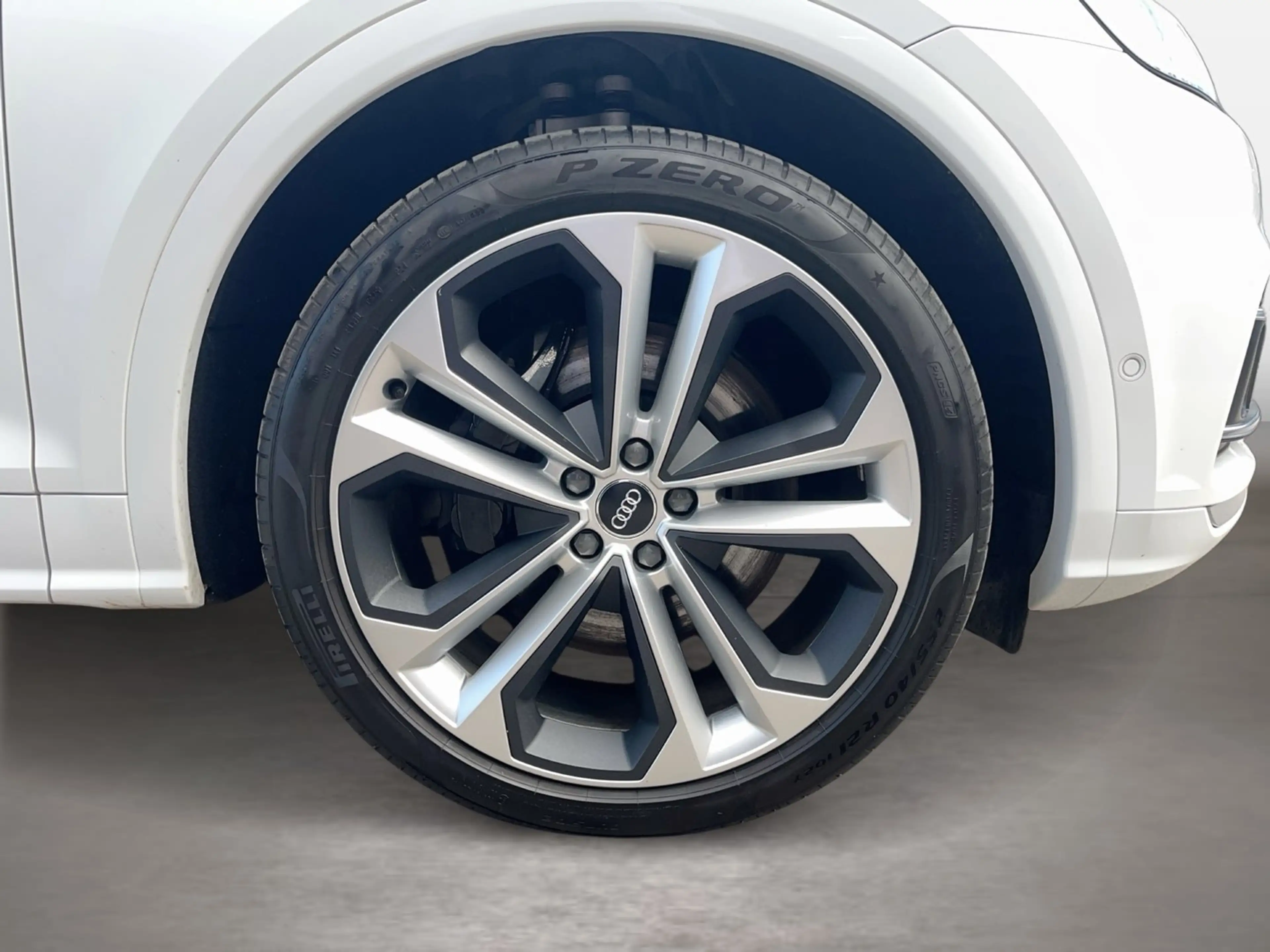 Audi SQ5 TDI quattro — photo 7