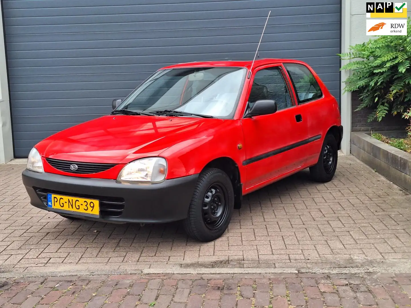 Daihatsu Charade | 1.3-16V STi | Lage kilometerstand | Panoramadak Červená - 1