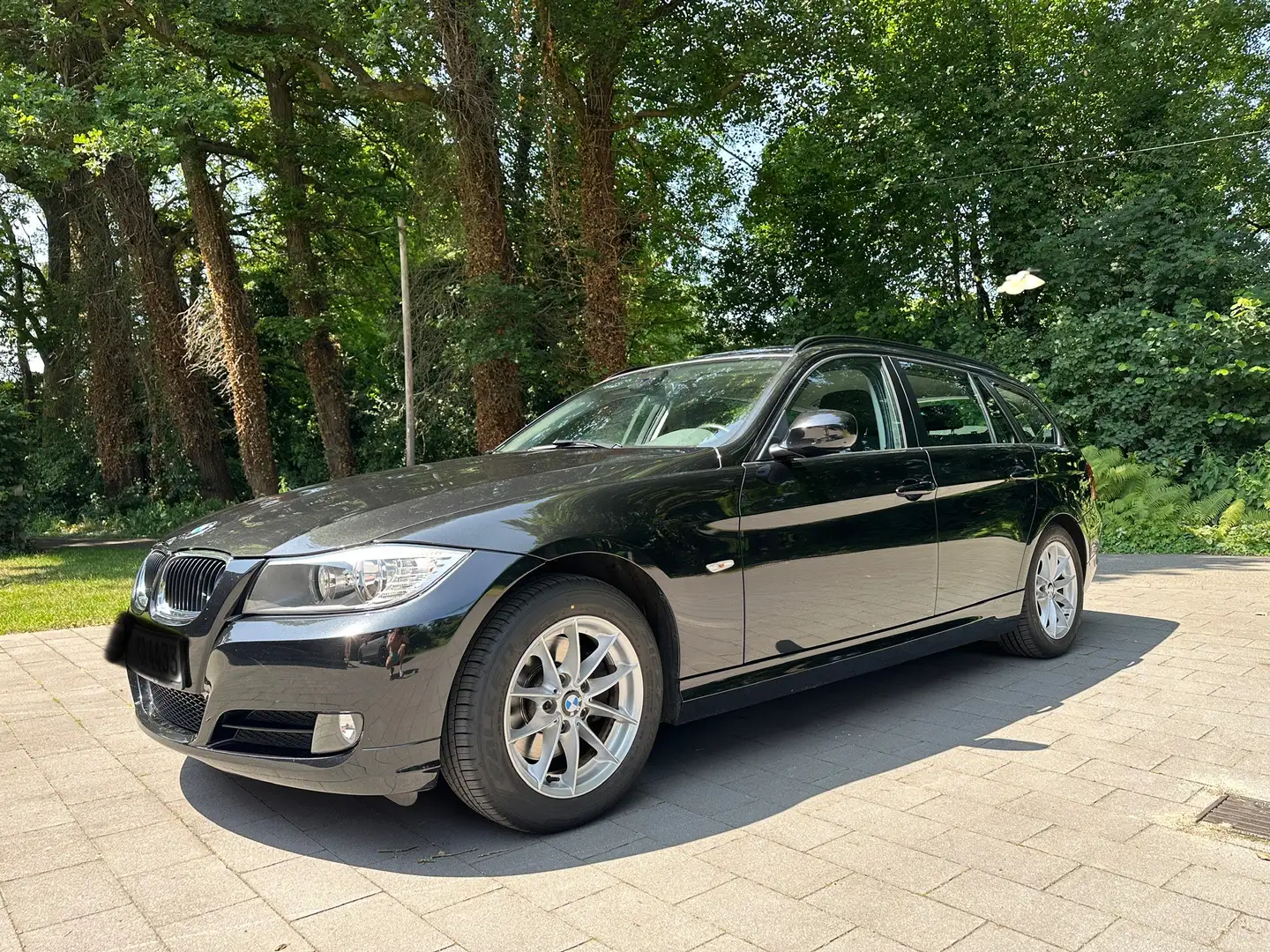BMW 320 d touring, AHK, Klima Schwarz - 1