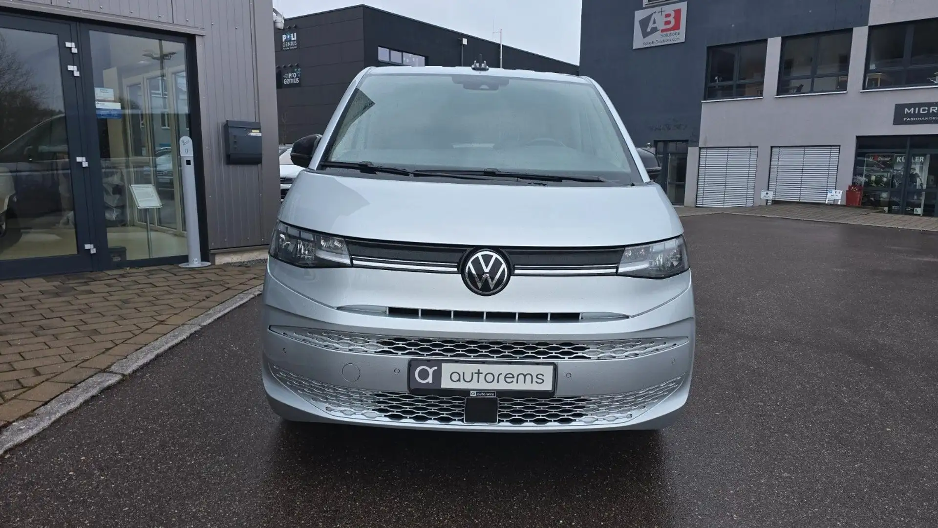 Volkswagen T7 Multivan Life*IQDRIVE*6SITZER*STANDH.*AHK* Argent - 2