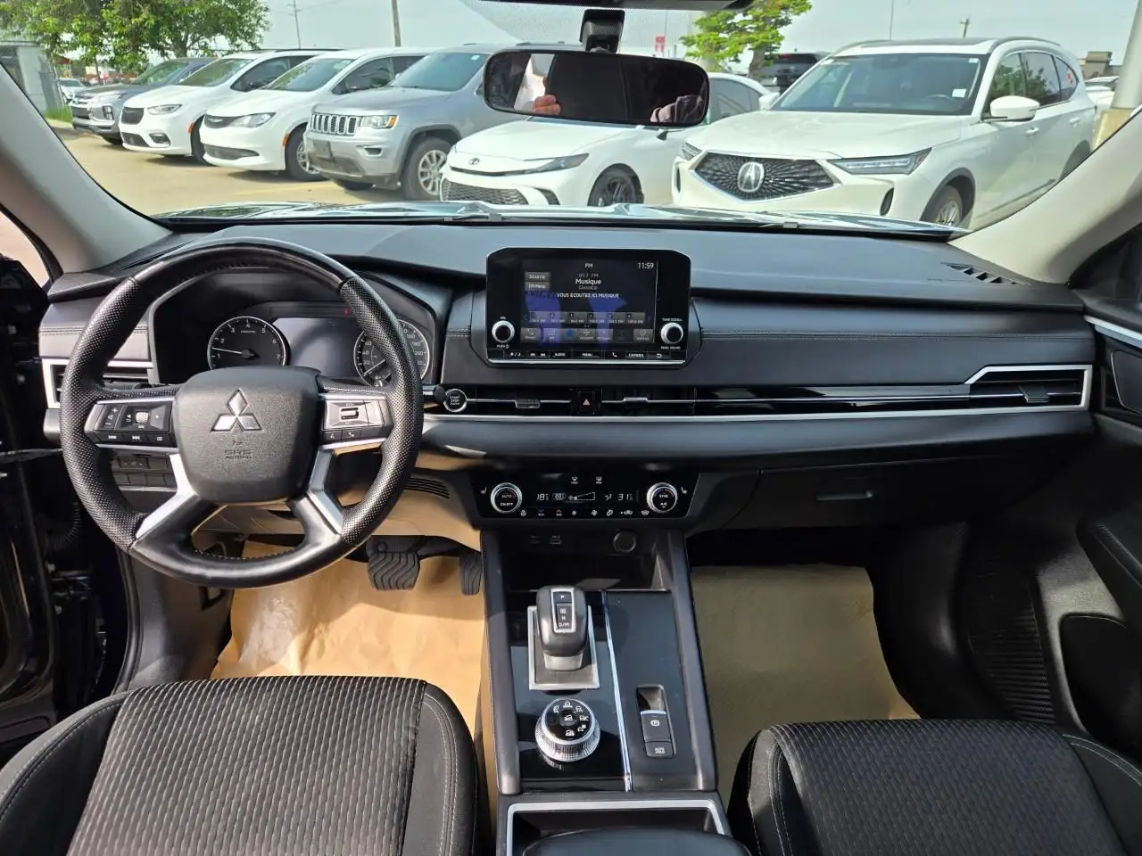 Mitsubishi Outlander снимка Mitsubishi Outlander