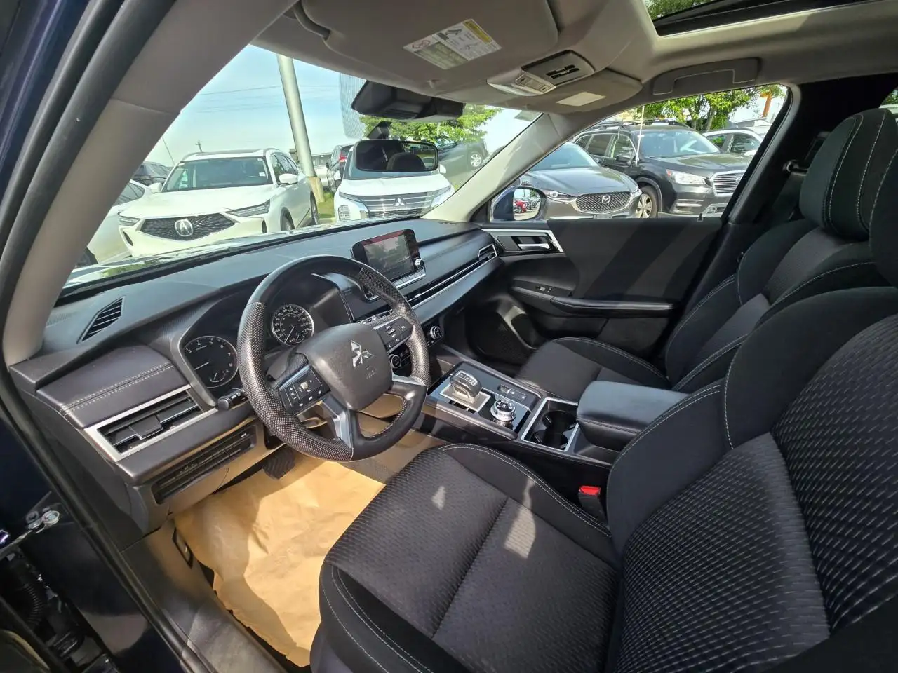Mitsubishi Outlander снимка Mitsubishi Outlander