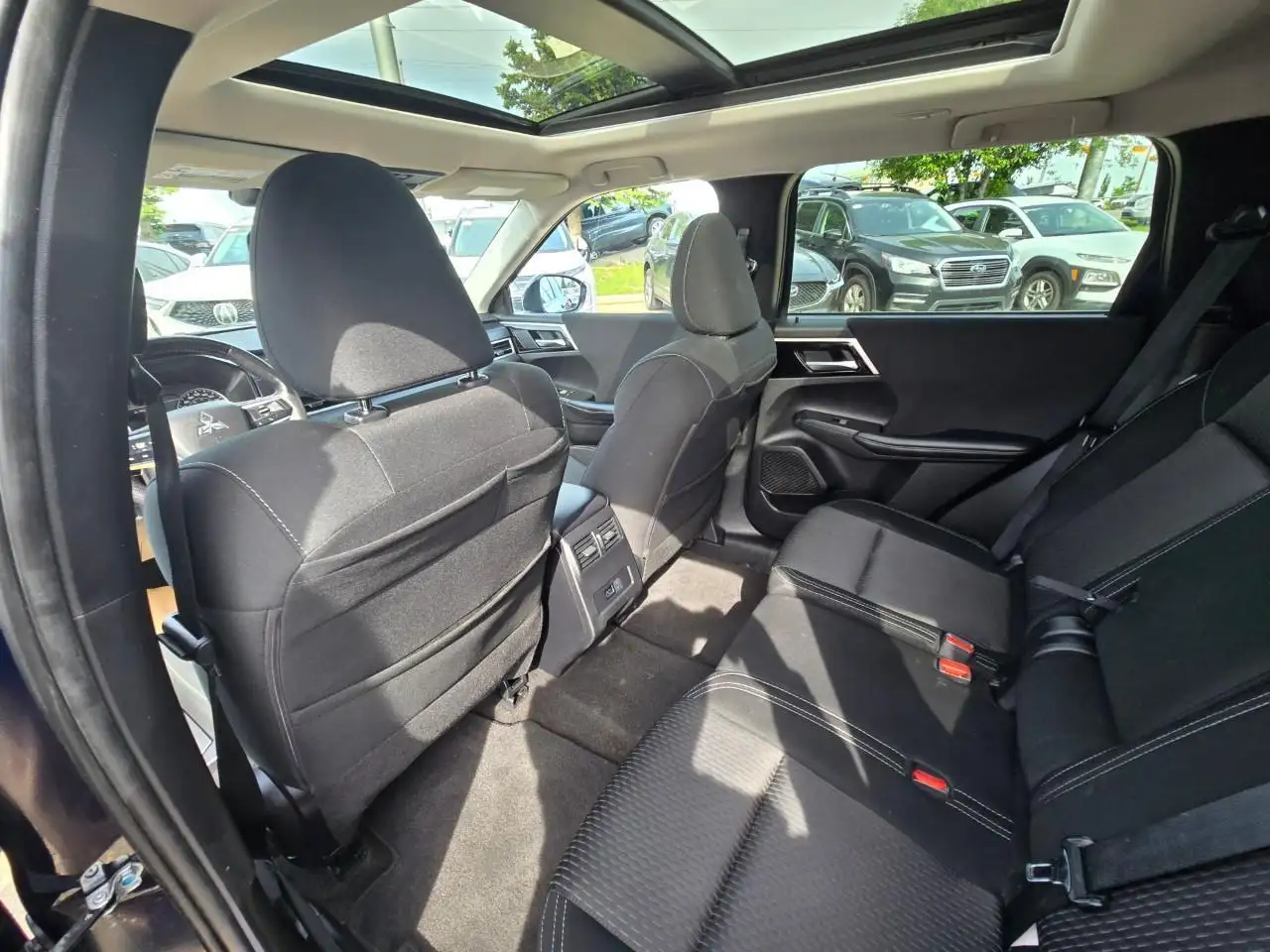 Mitsubishi Outlander снимка Mitsubishi Outlander