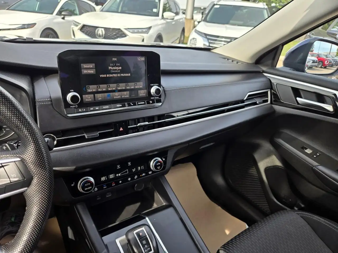 Mitsubishi Outlander снимка Mitsubishi Outlander