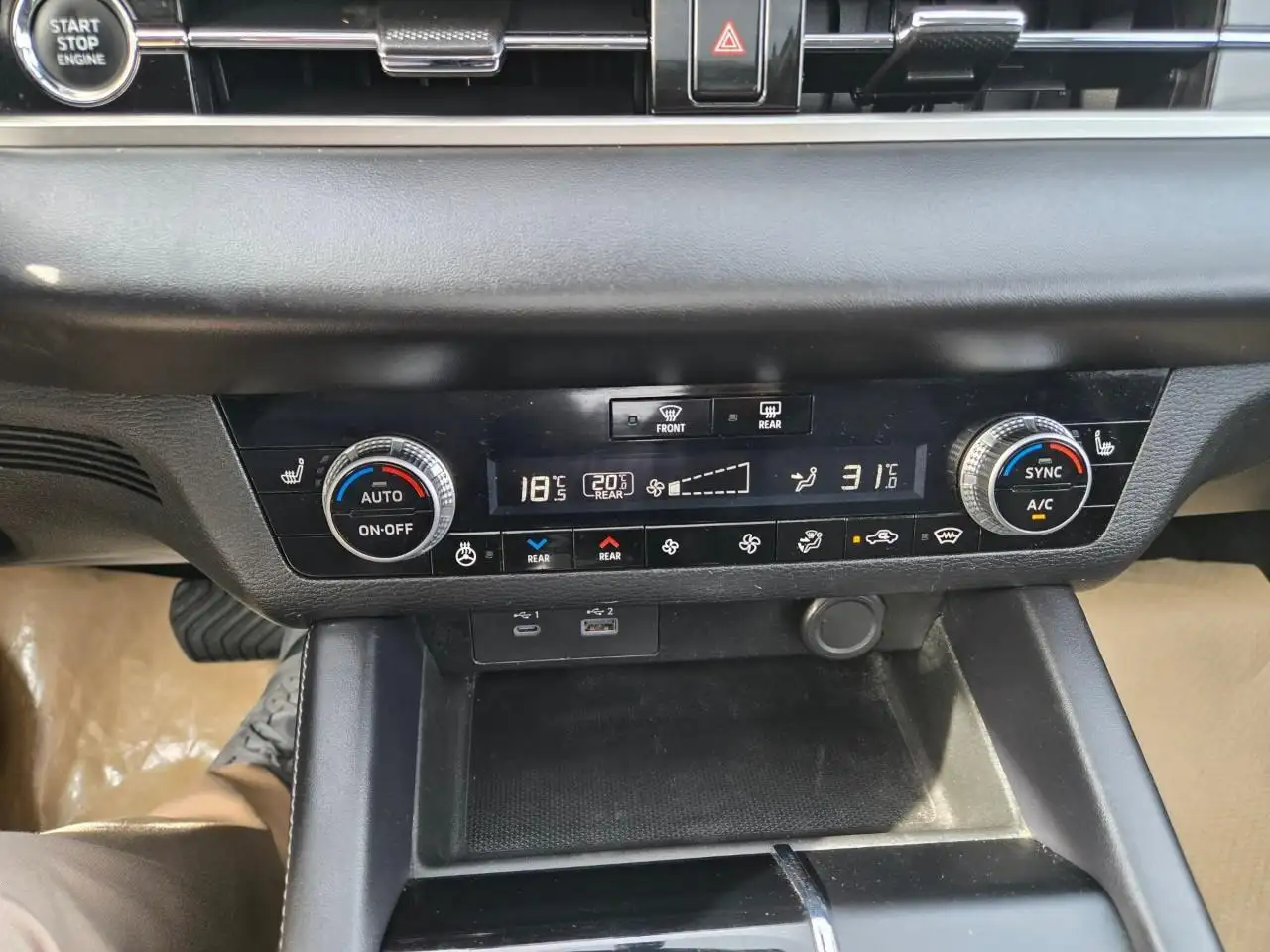 Mitsubishi Outlander снимка Mitsubishi Outlander