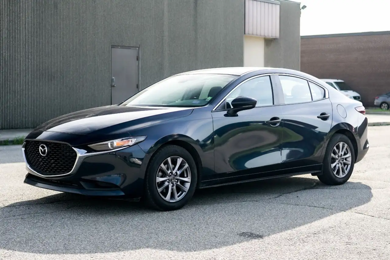 Mazda 3 снимка Mazda 3