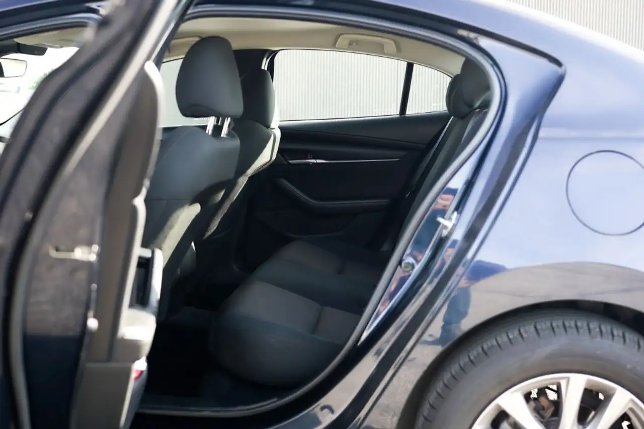 Mazda 3 снимка Mazda 3