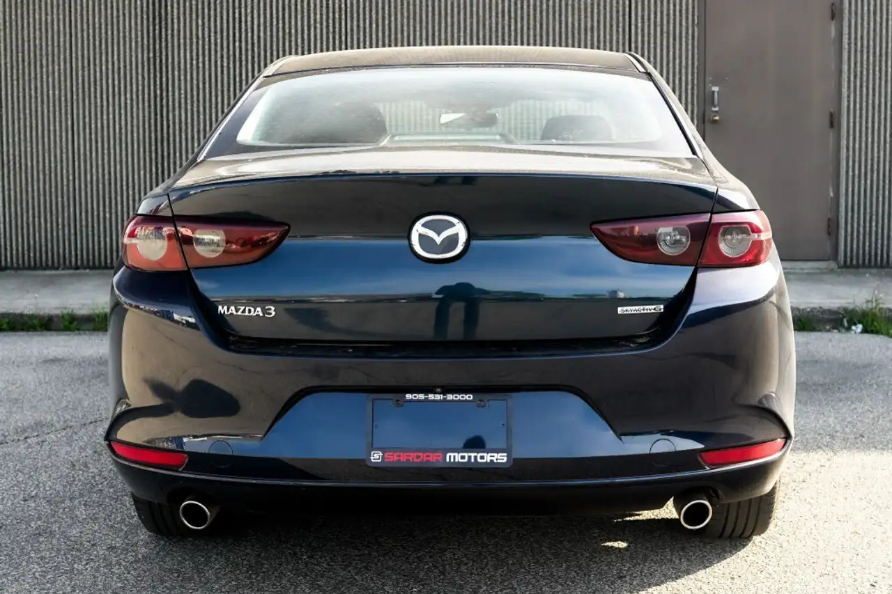 Mazda 3 снимка Mazda 3
