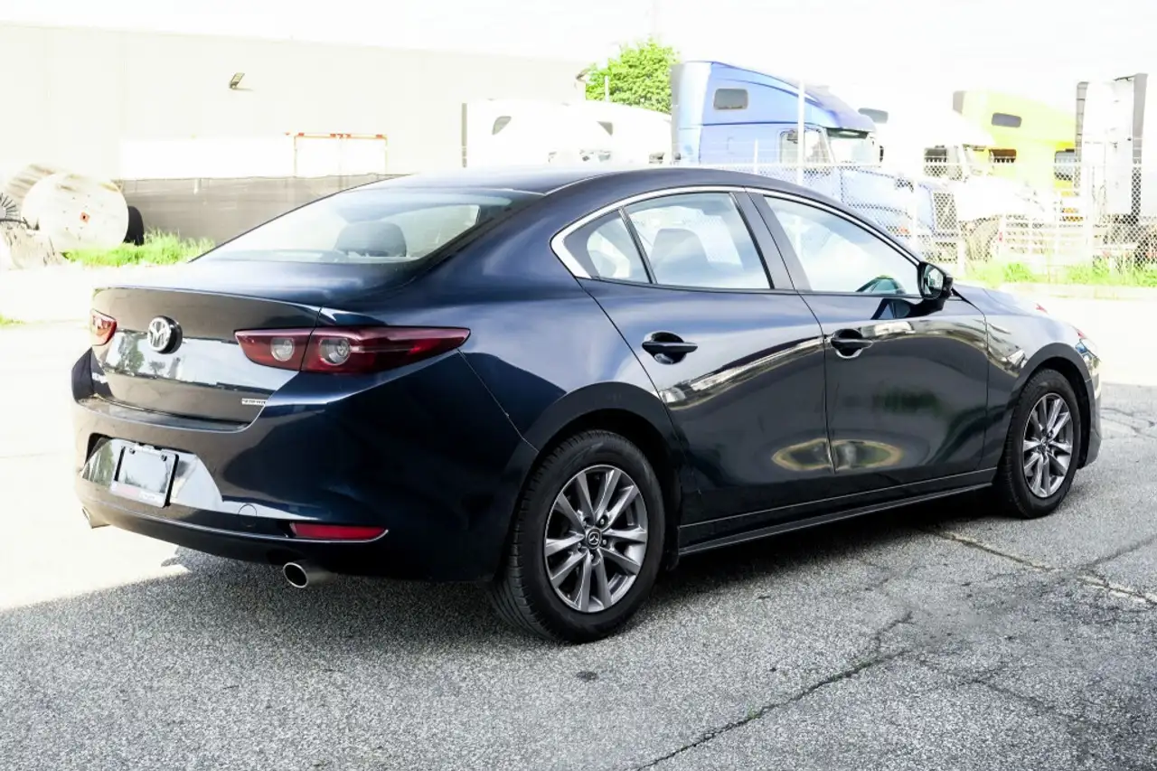Mazda 3 снимка Mazda 3