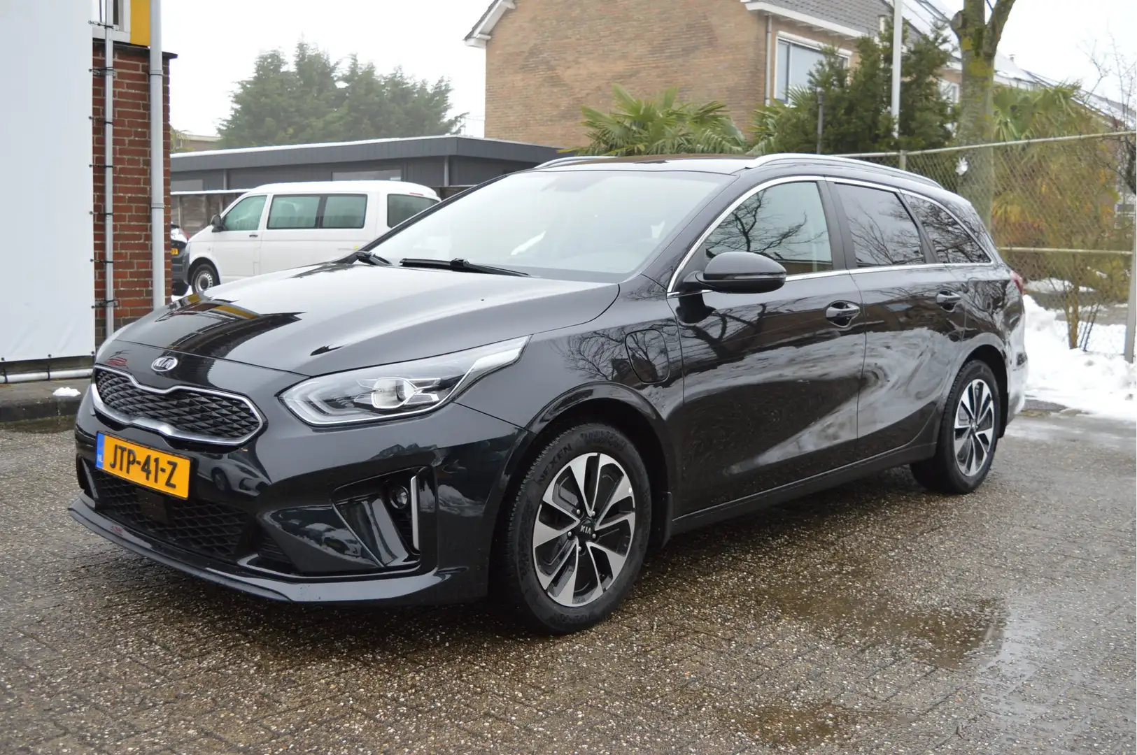 Kia Ceed SW / cee'd SW Sportswagon 1.6 GDI PHEV Dynamic Line Clima / Appl Schwarz - 1