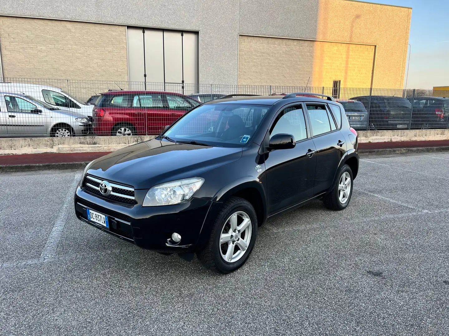 Toyota RAV 4 RAV4 2.2 d-4d Luxury 177cv Schwarz - 1