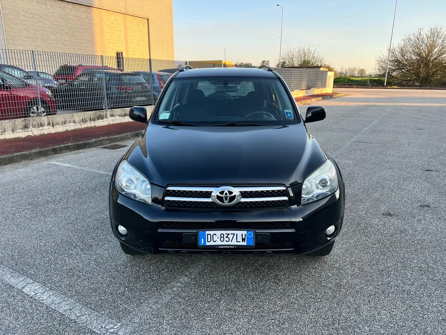 Toyota RAV 4 RAV4 2.2 d-4d Luxury 177cv Schwarz - 2