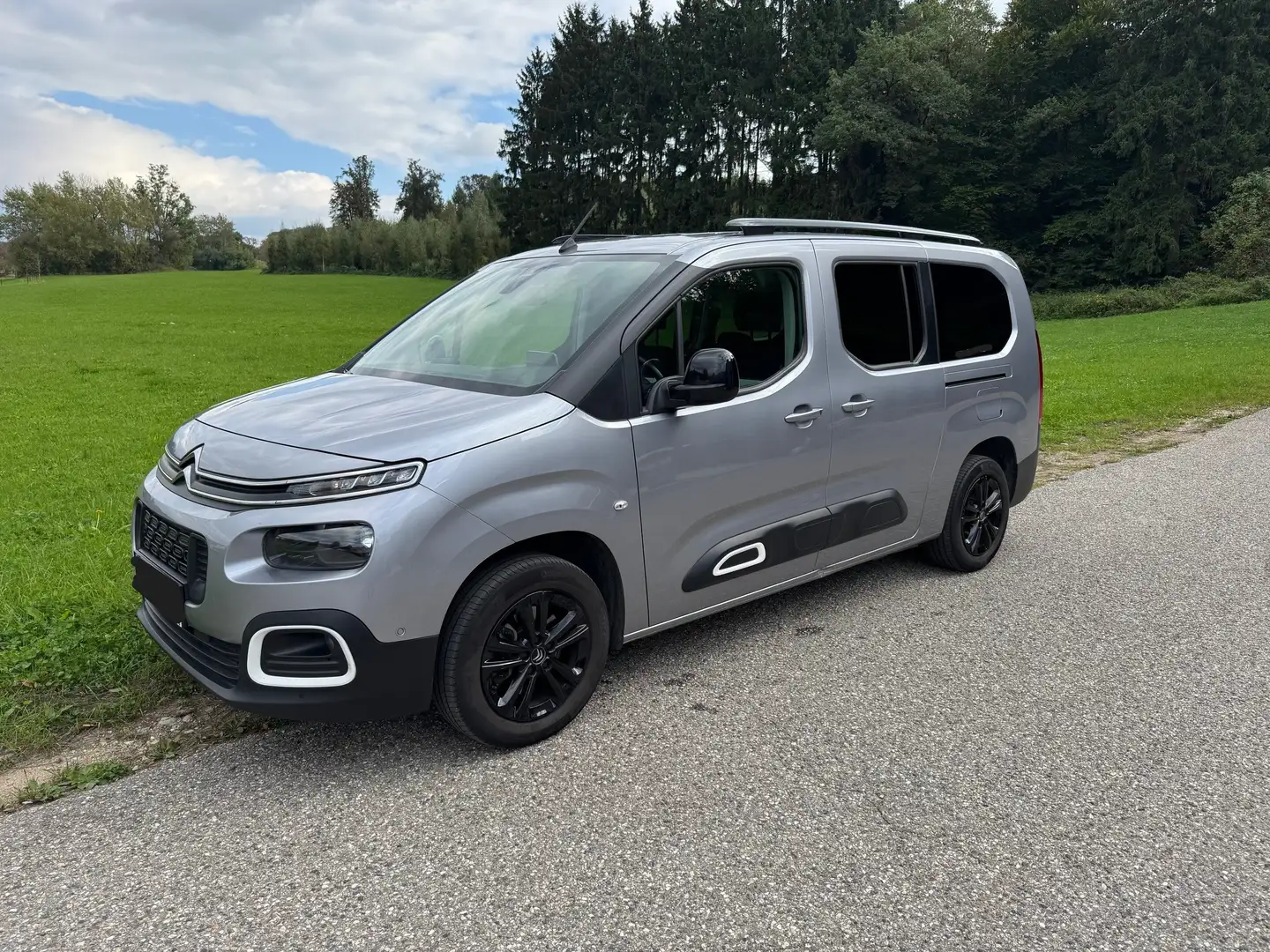Citroen Berlingo Berlingo BlueHDI 130 Shine XL Grau - 1